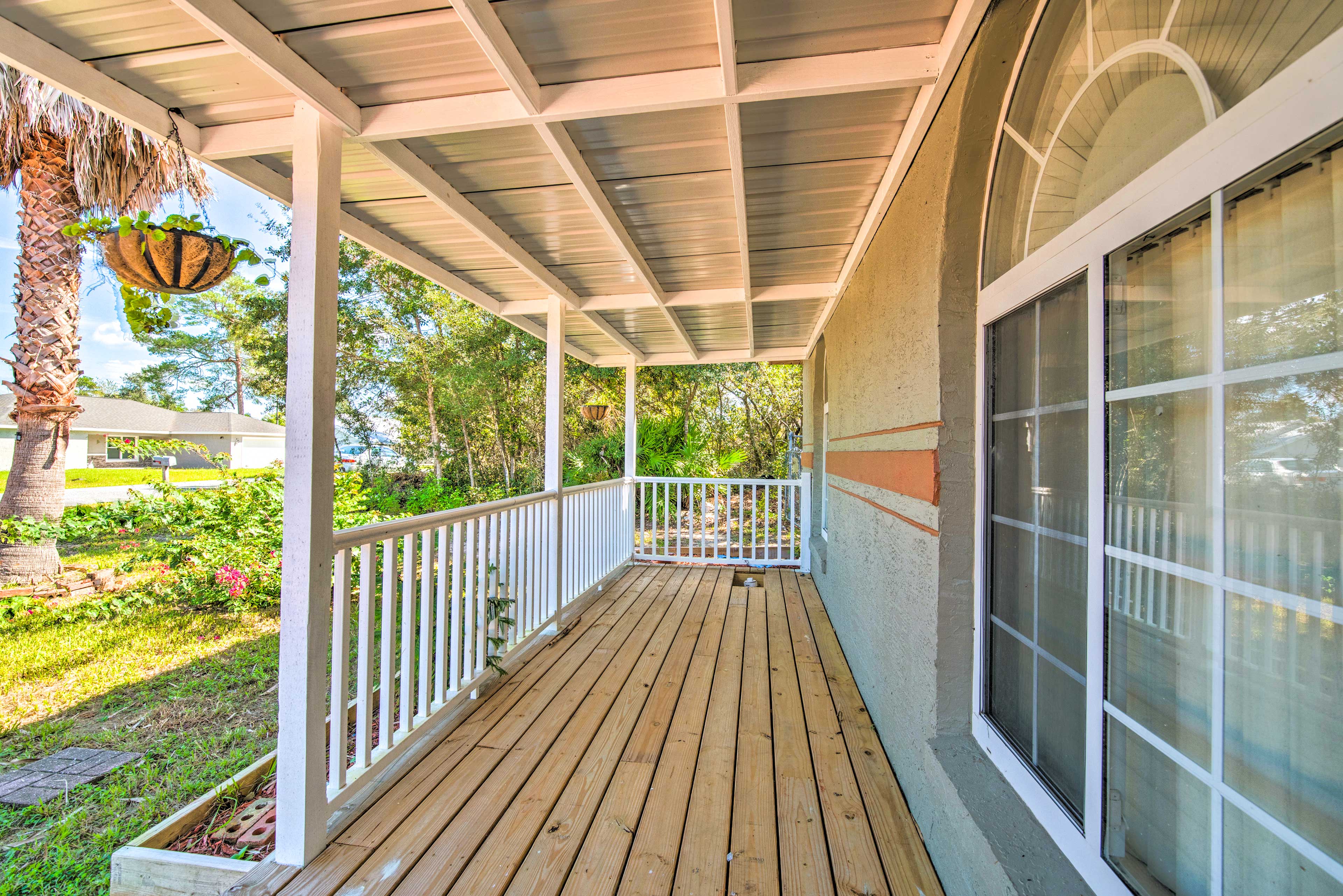 House Exterior | Covered Porch