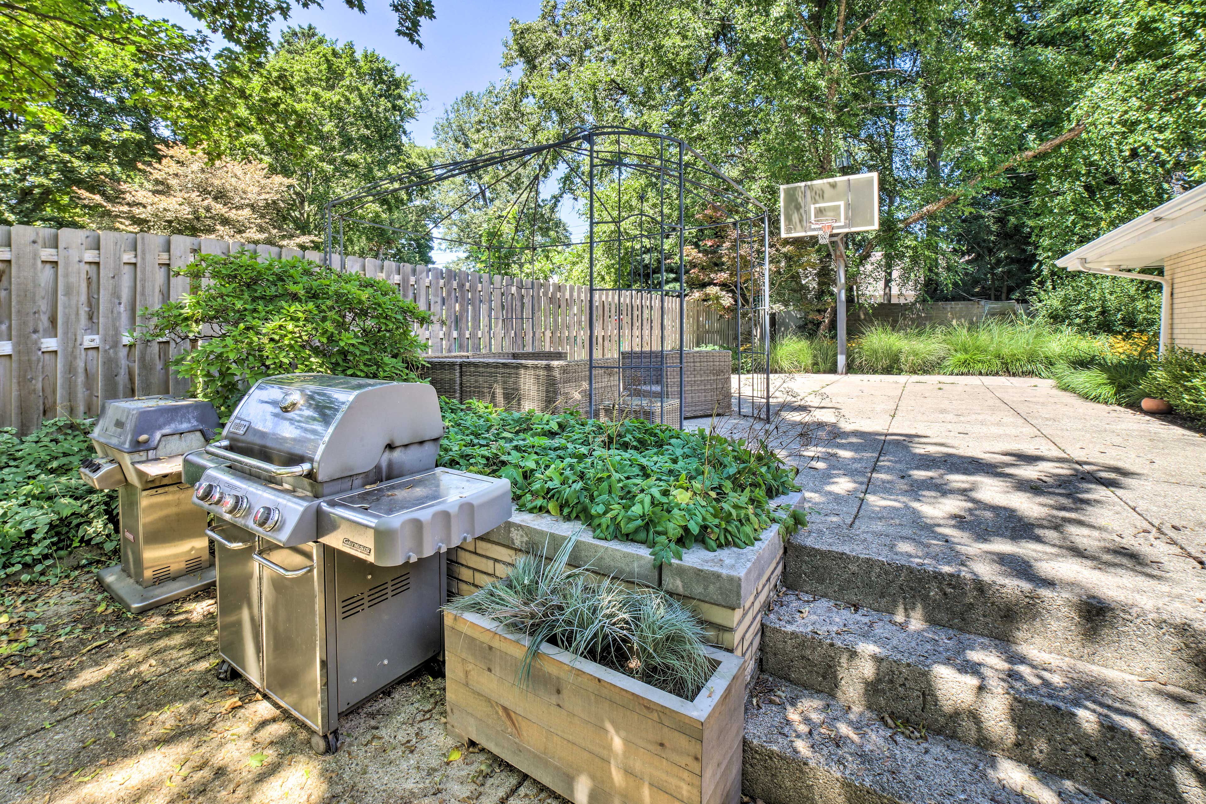 Backyard | Gas Grill | Shuffleboard | Seating for 12