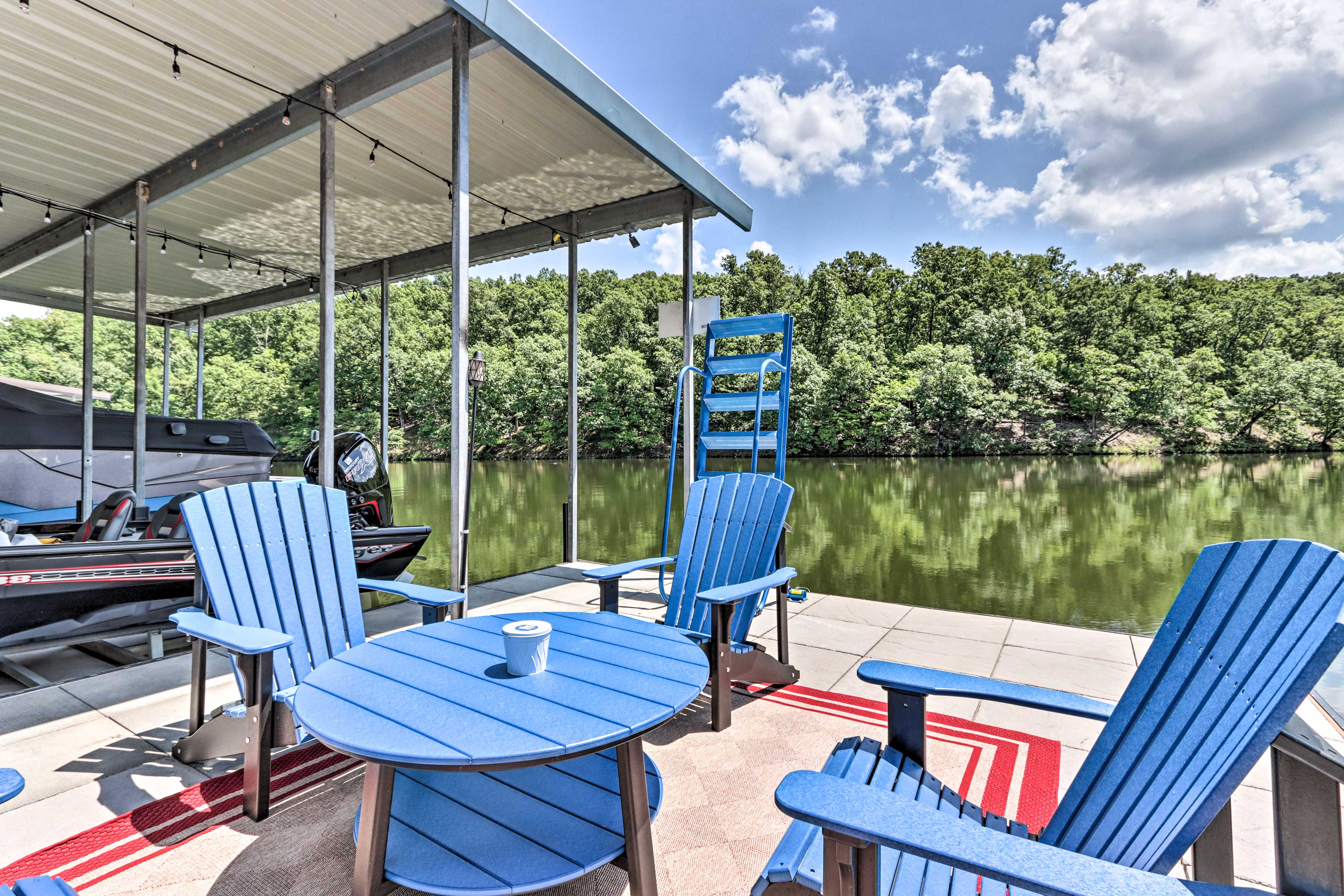Private Boat Dock | Outdoor Seating