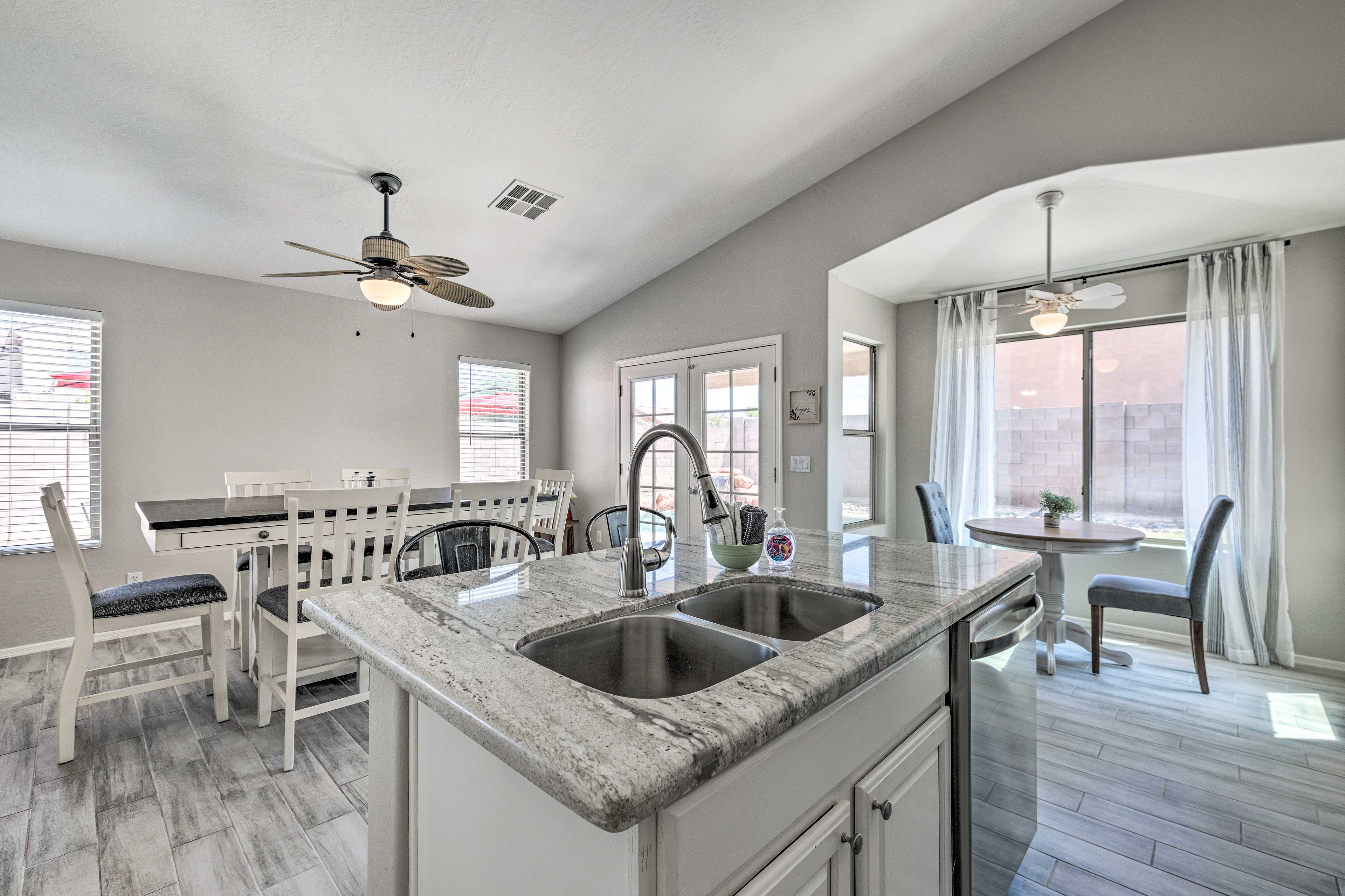 Kitchen & Dining Area