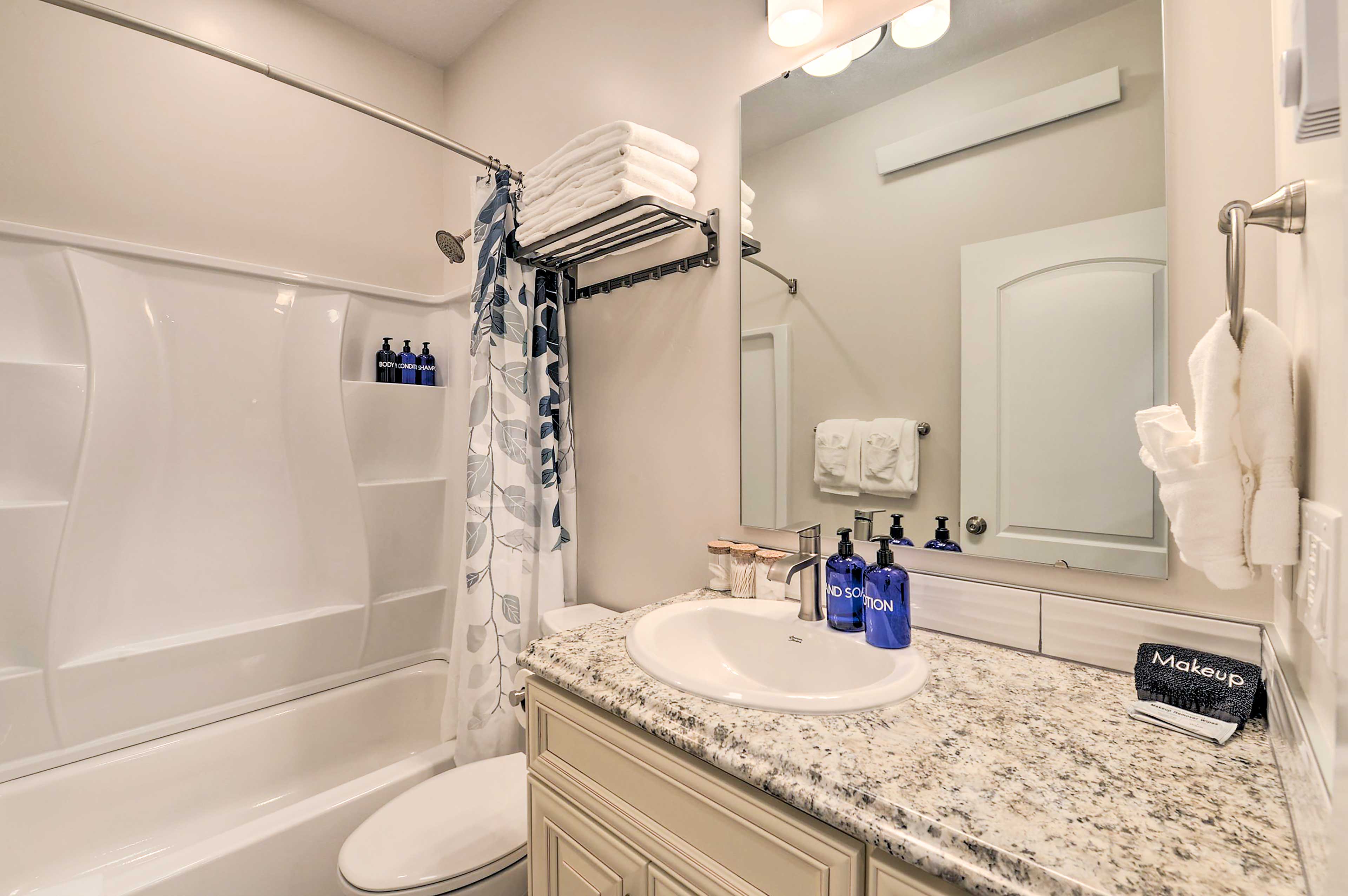 Full Bathroom | Complimentary Toiletries | Hair Dryer | Towels Provided