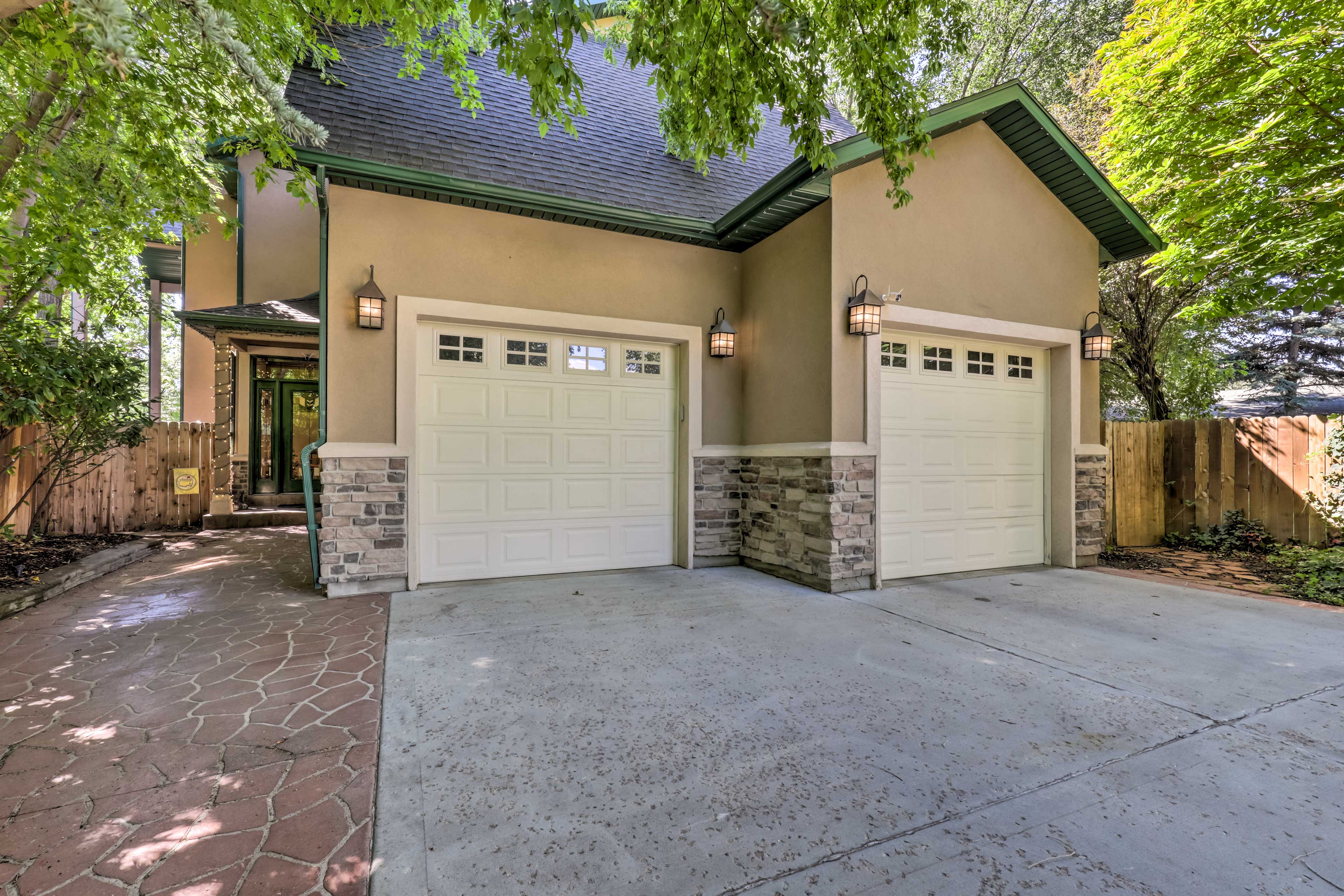 Front Entrance | Keyless Entry