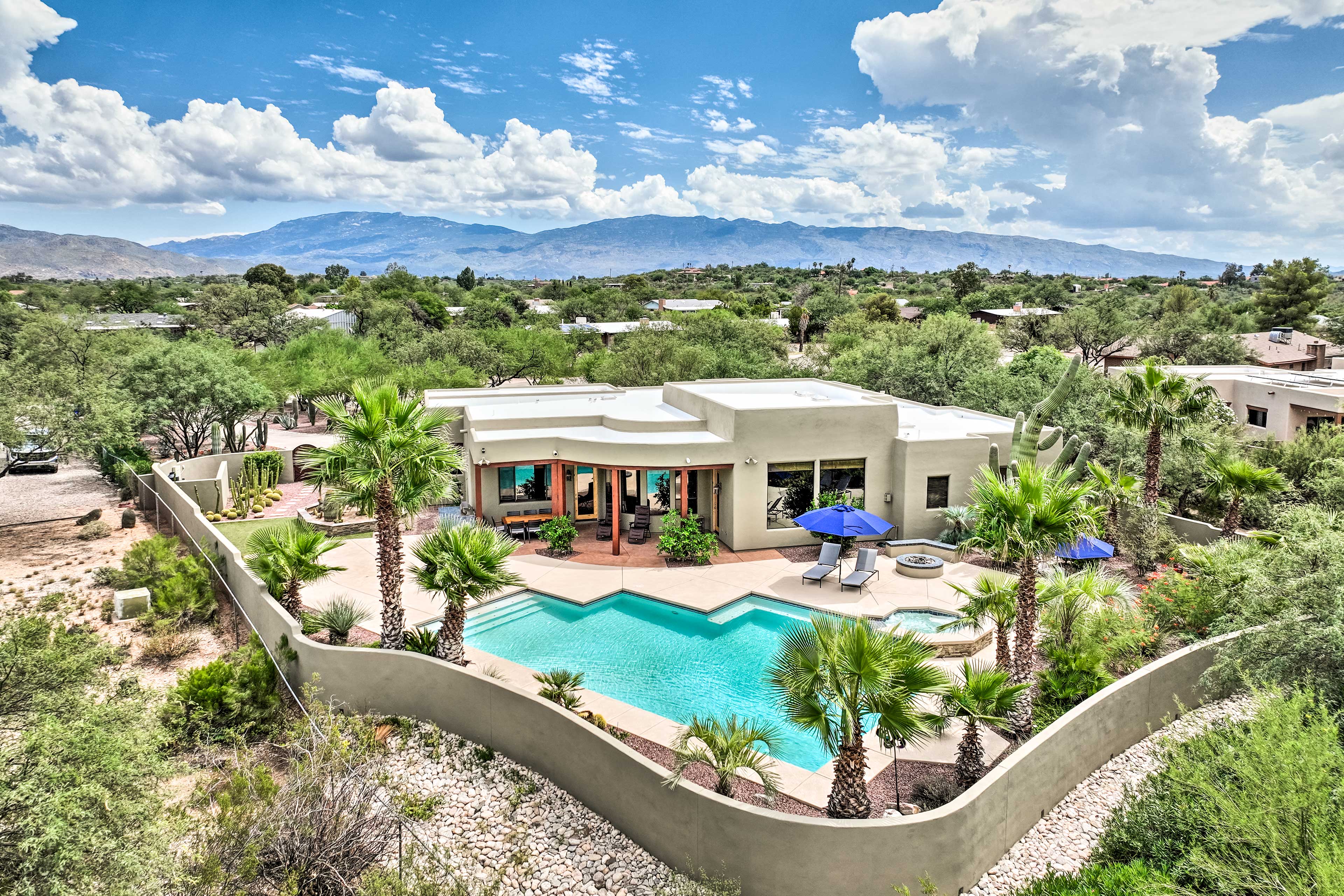 Tucson Vacation Rental | 4BR | 3.5BA | 3,188 Sq Ft | Step-Free Access