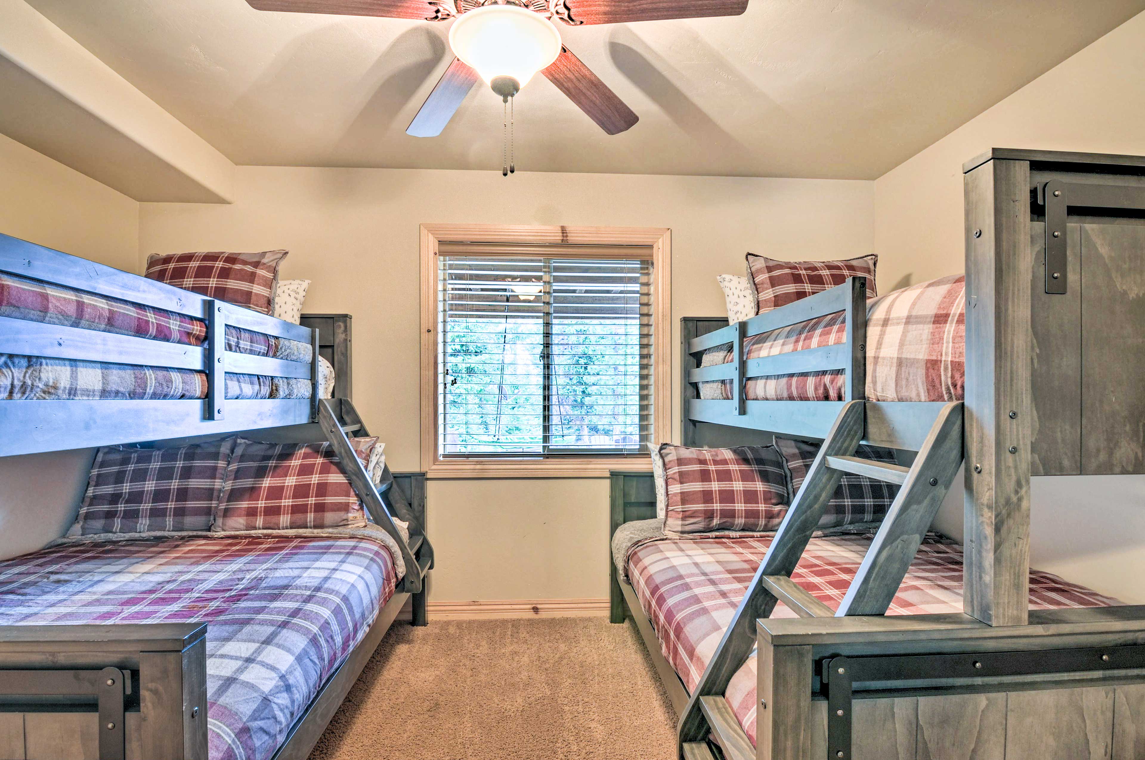 Bedroom 3 | 2 Twin/Full Bunk Beds