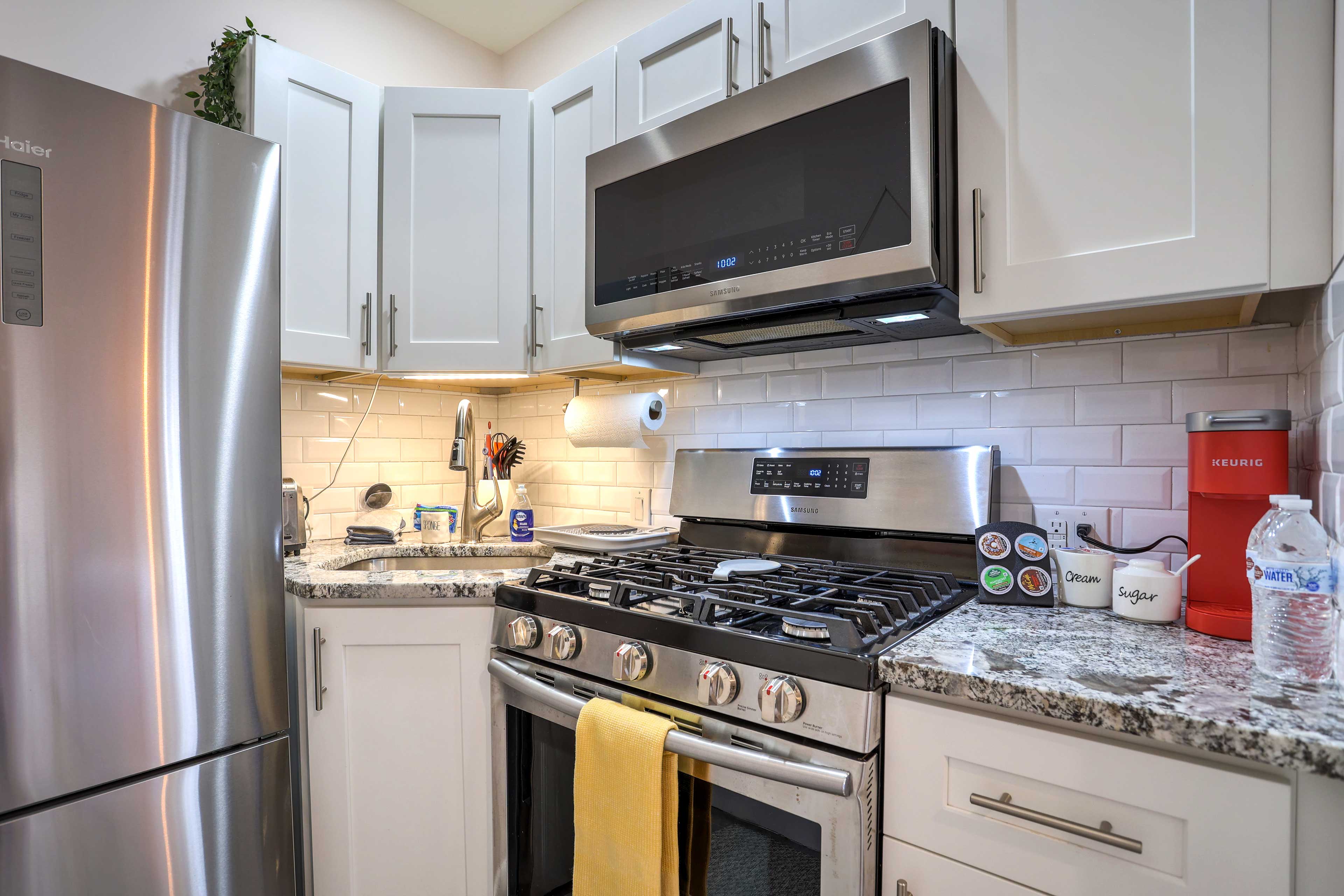 Kitchen | Keurig Coffee Maker | Trash Bags & Paper Towels Provided