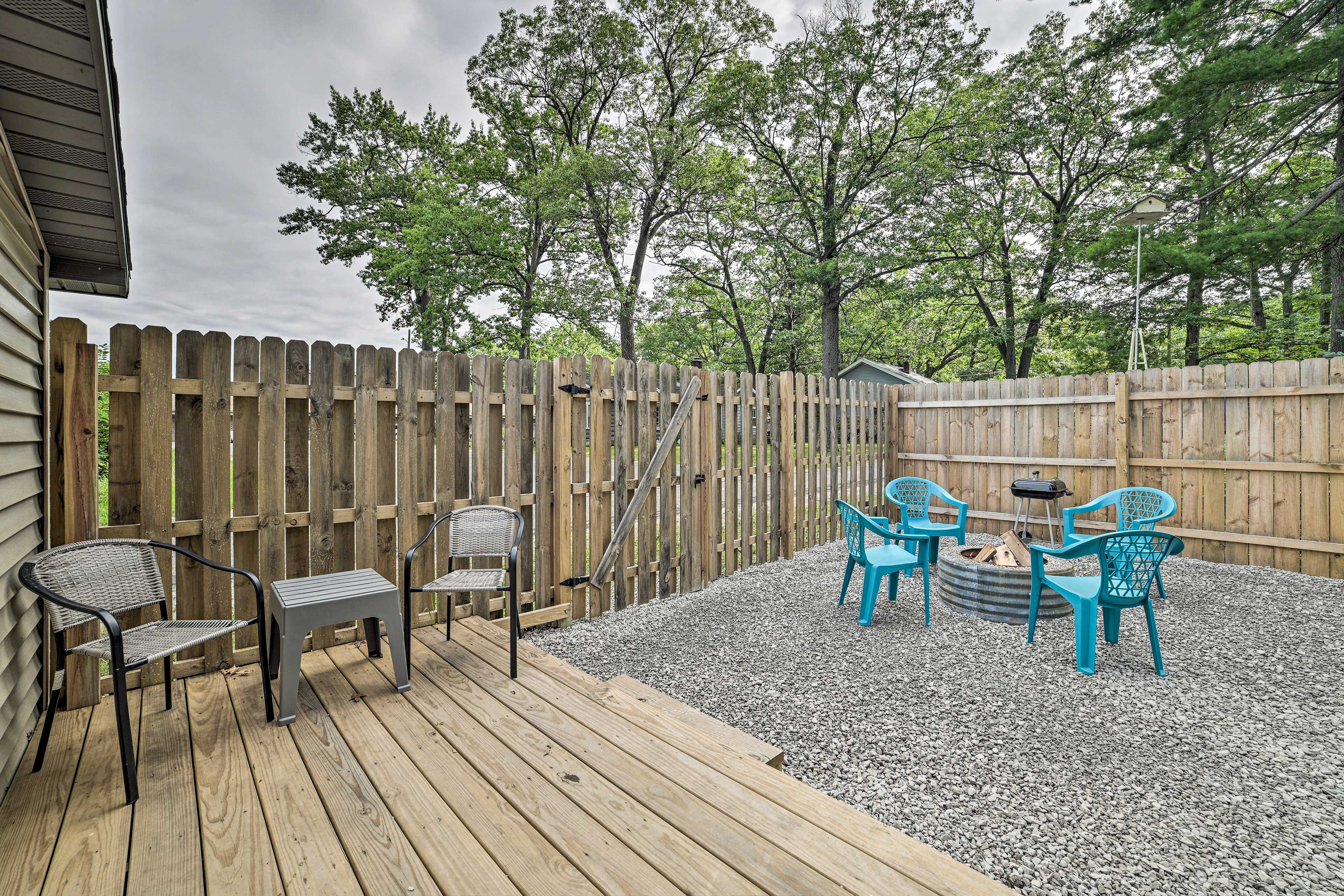 Deck/Private Yard