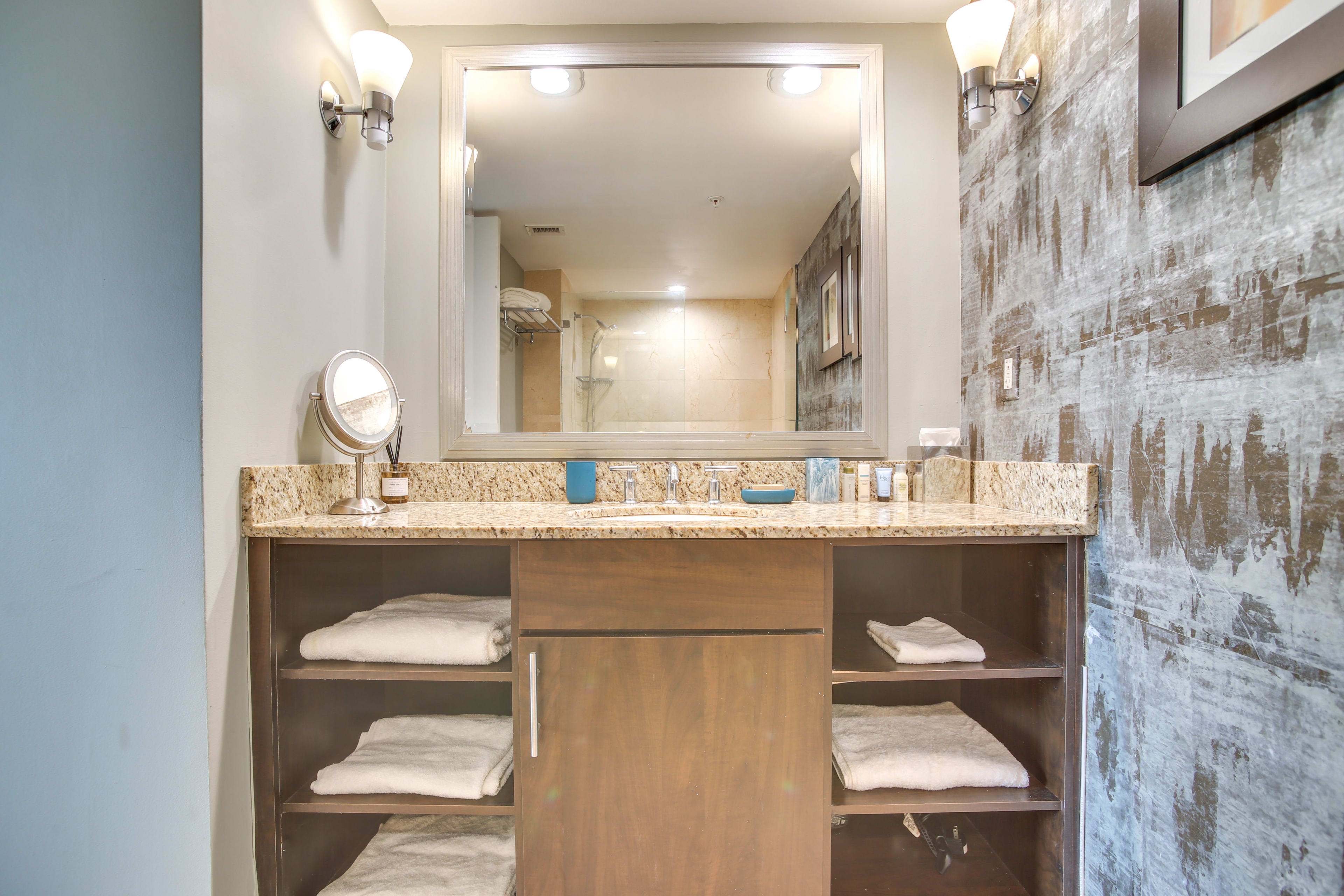 Full Bathroom | Walk-In Shower | Complimentary Toiletries | Towels Provided