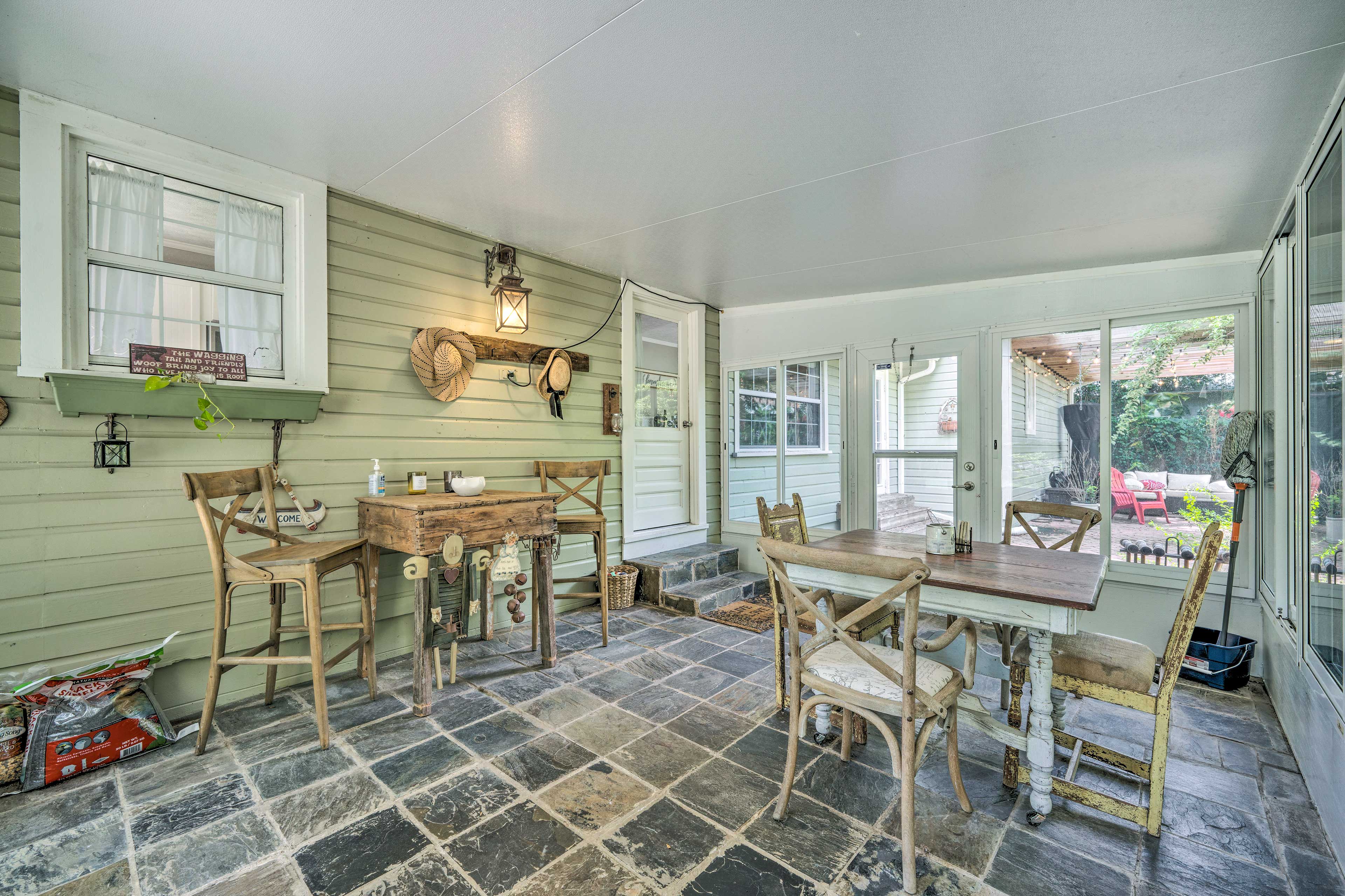 Sunroom | Steps to Enter | Ample Seating