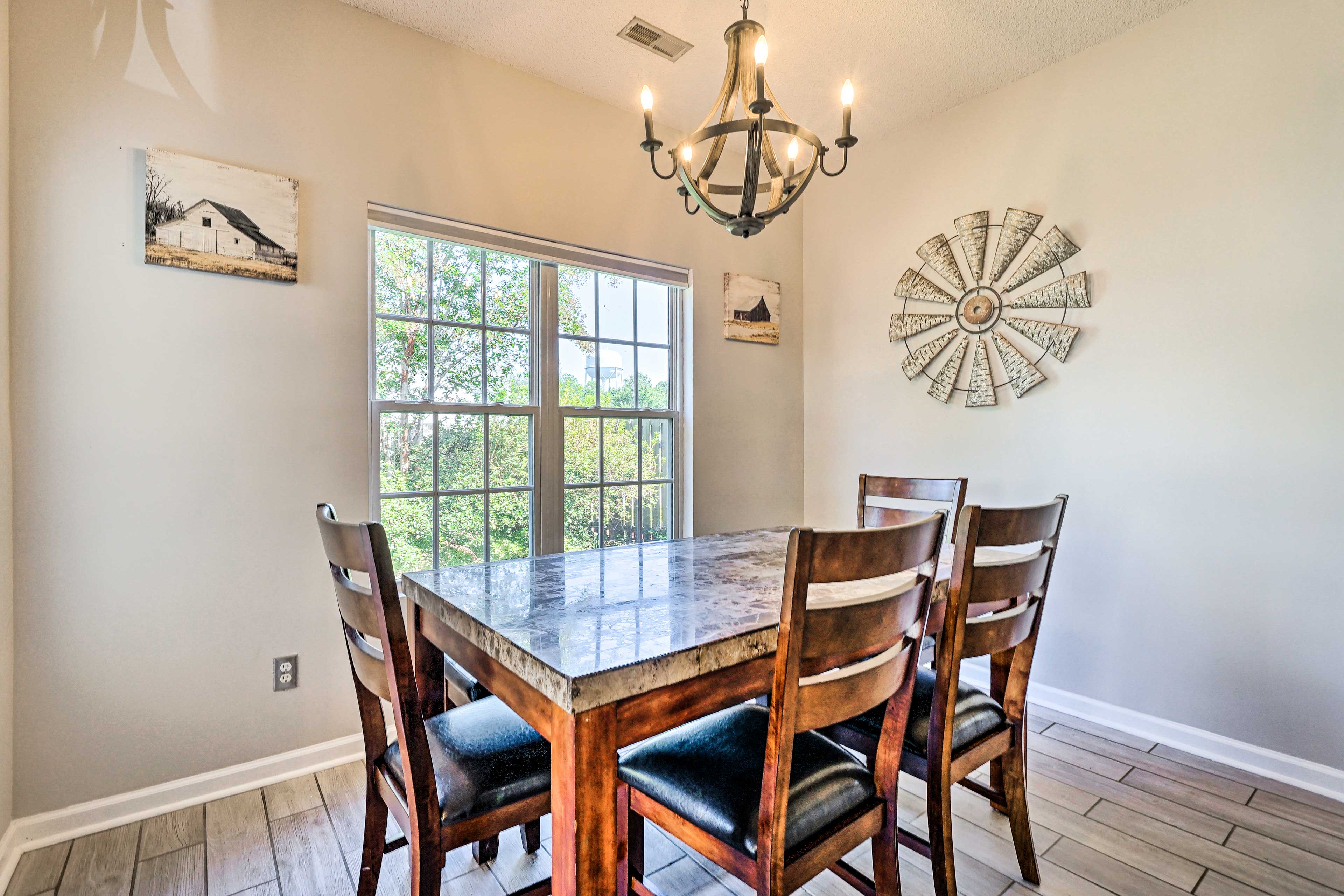 Dining Area | Dishware/Flatware | Trash Bags/Paper Towels