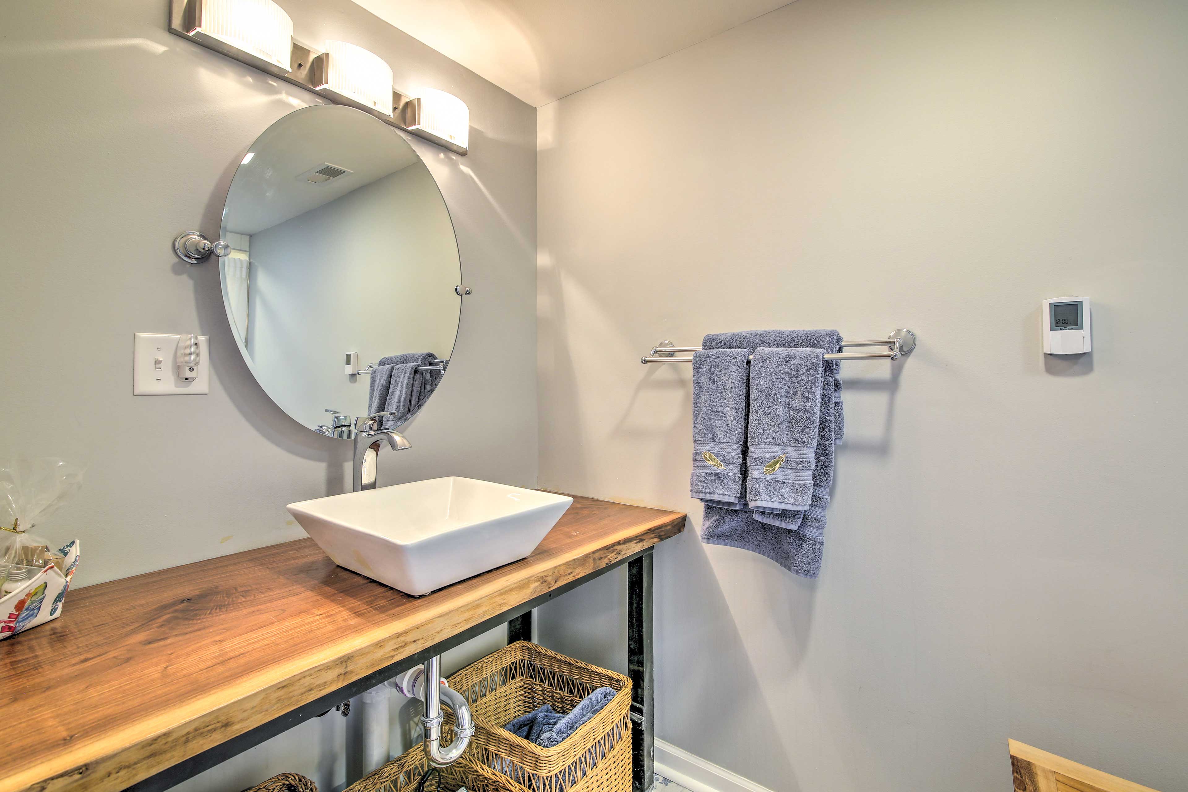 En-Suite Bathroom | Towels Provided | Hair Dryer