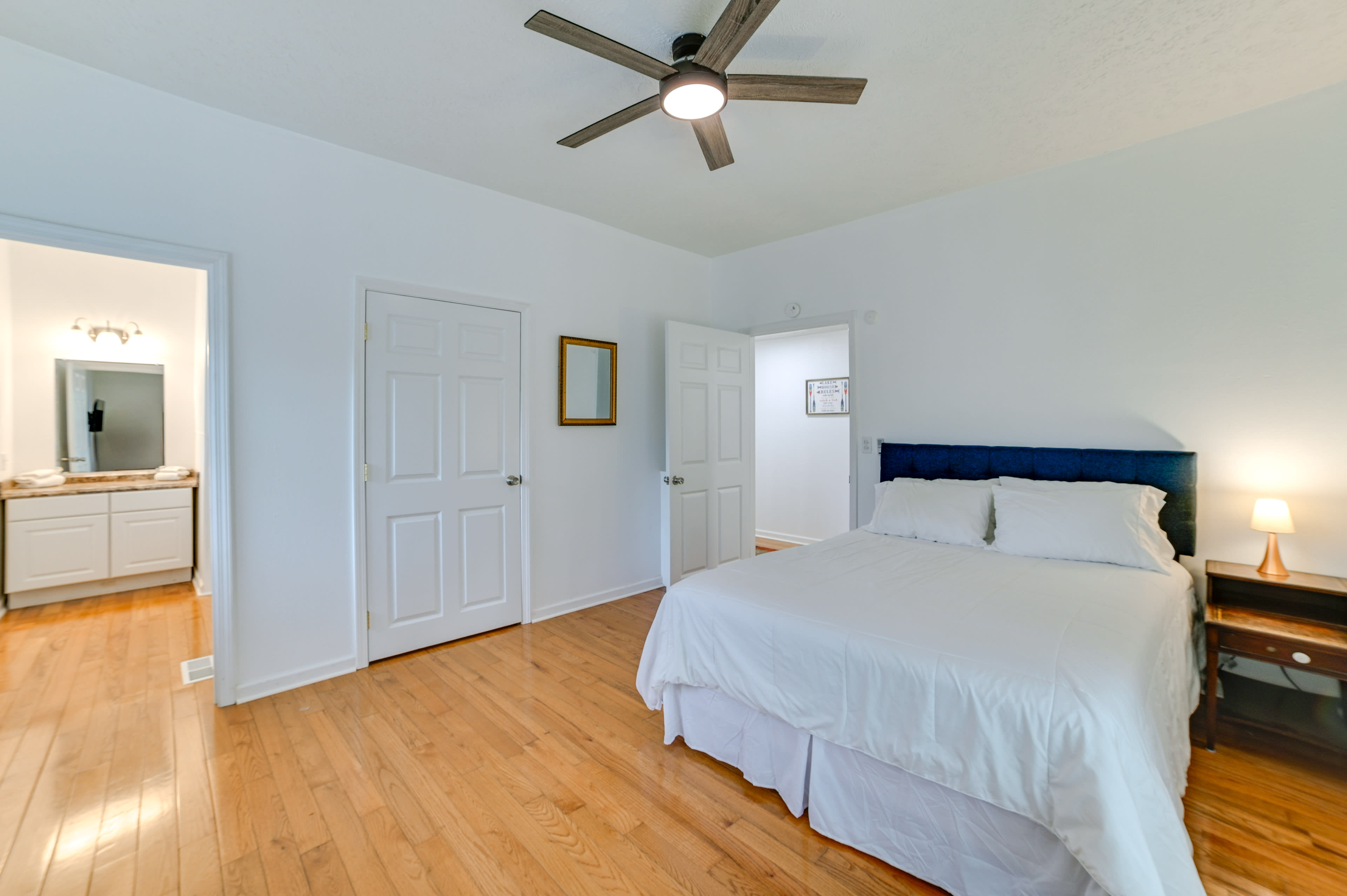 Bedroom 1 | 1st Floor | Queen Bed | Smart TV | En-Suite Bathroom