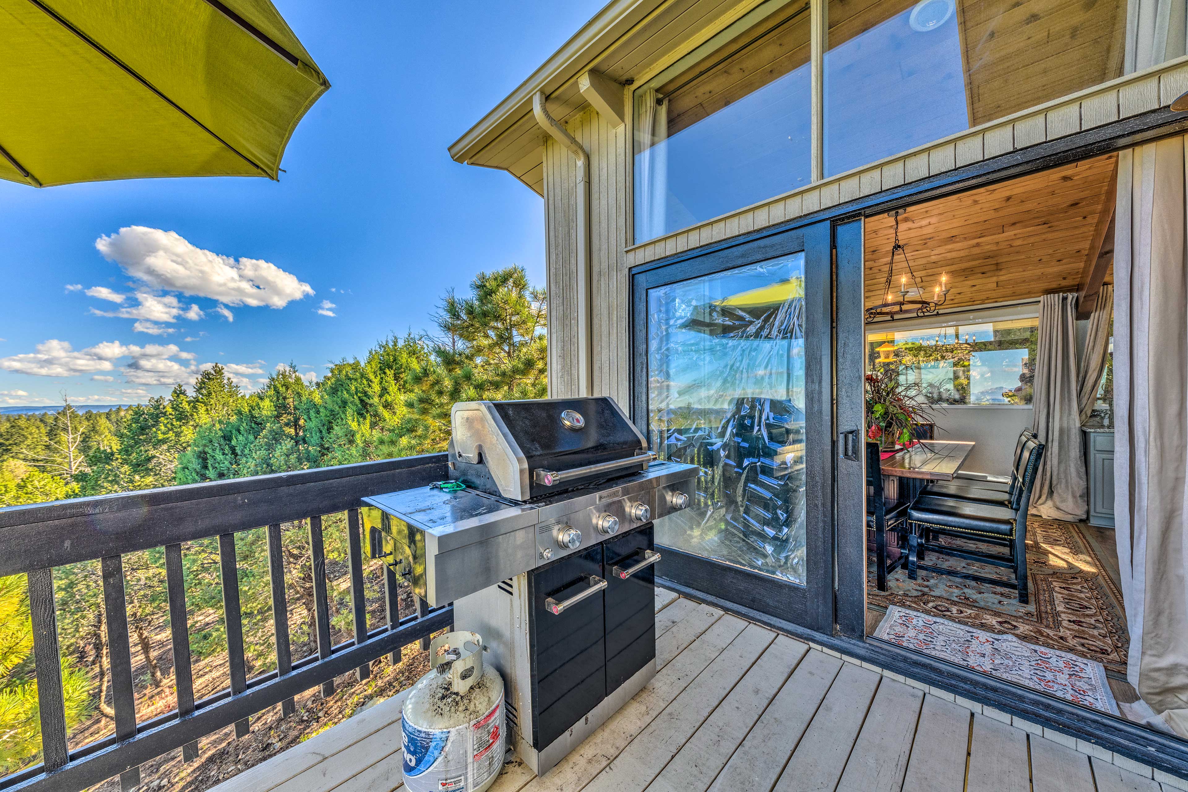 Upper Deck | Gas Grill | Outdoor Dining Area | Mountain Views