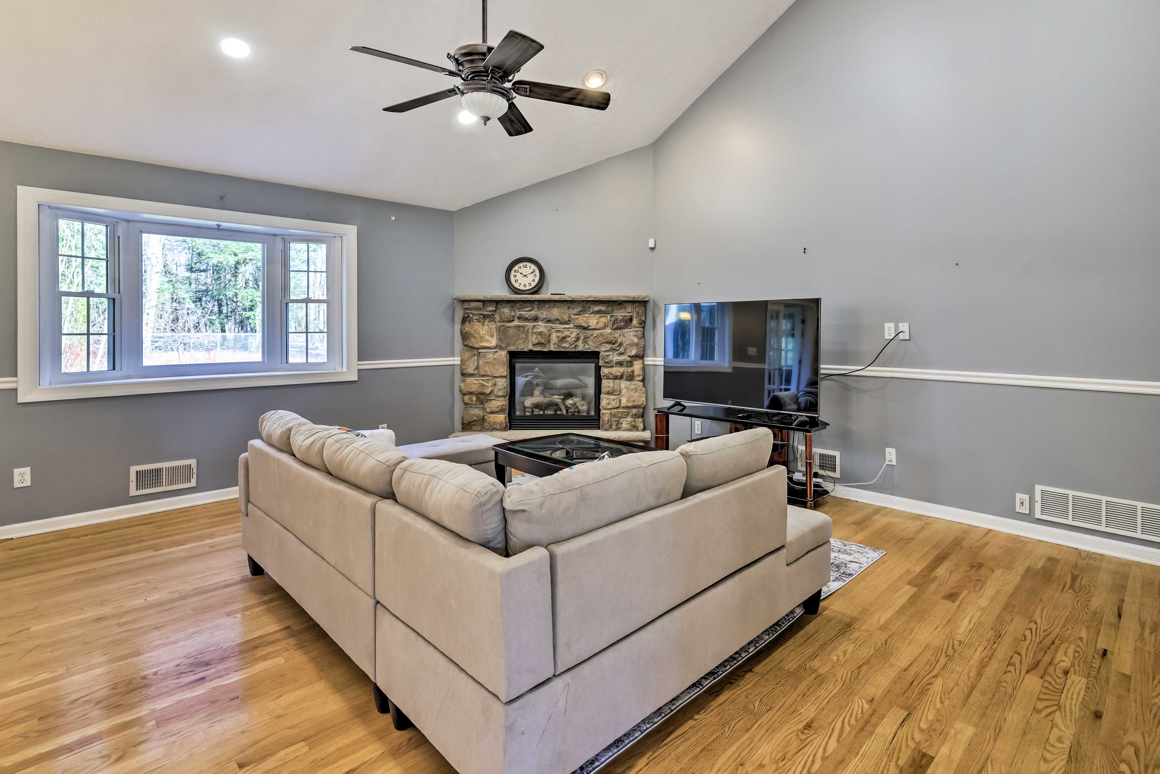 Living Room | Main Level | Smart TV | Gas Fireplace | Central A/C & Heating