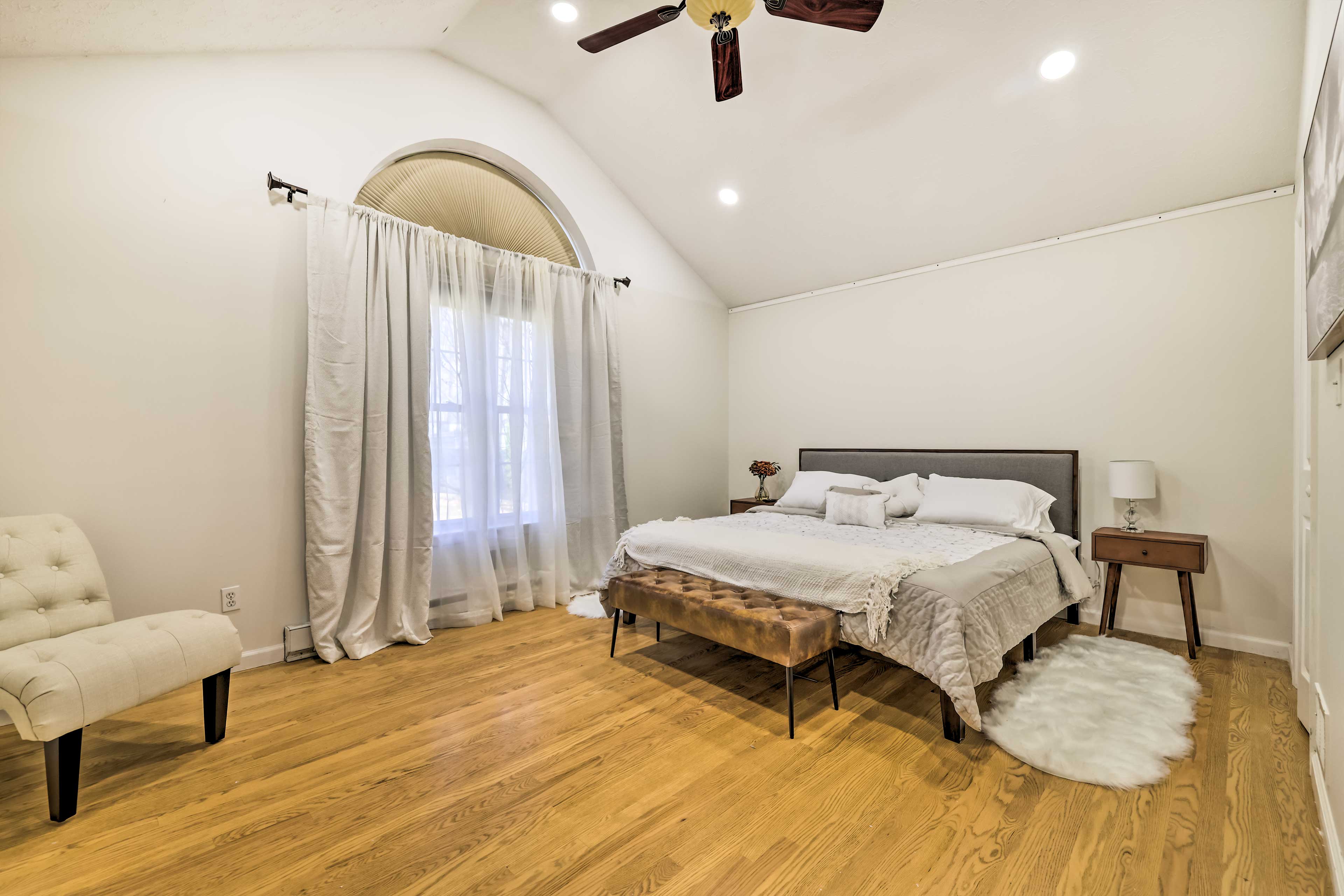 Bedroom 1 | King Bed | Linens Provided | Upper Level