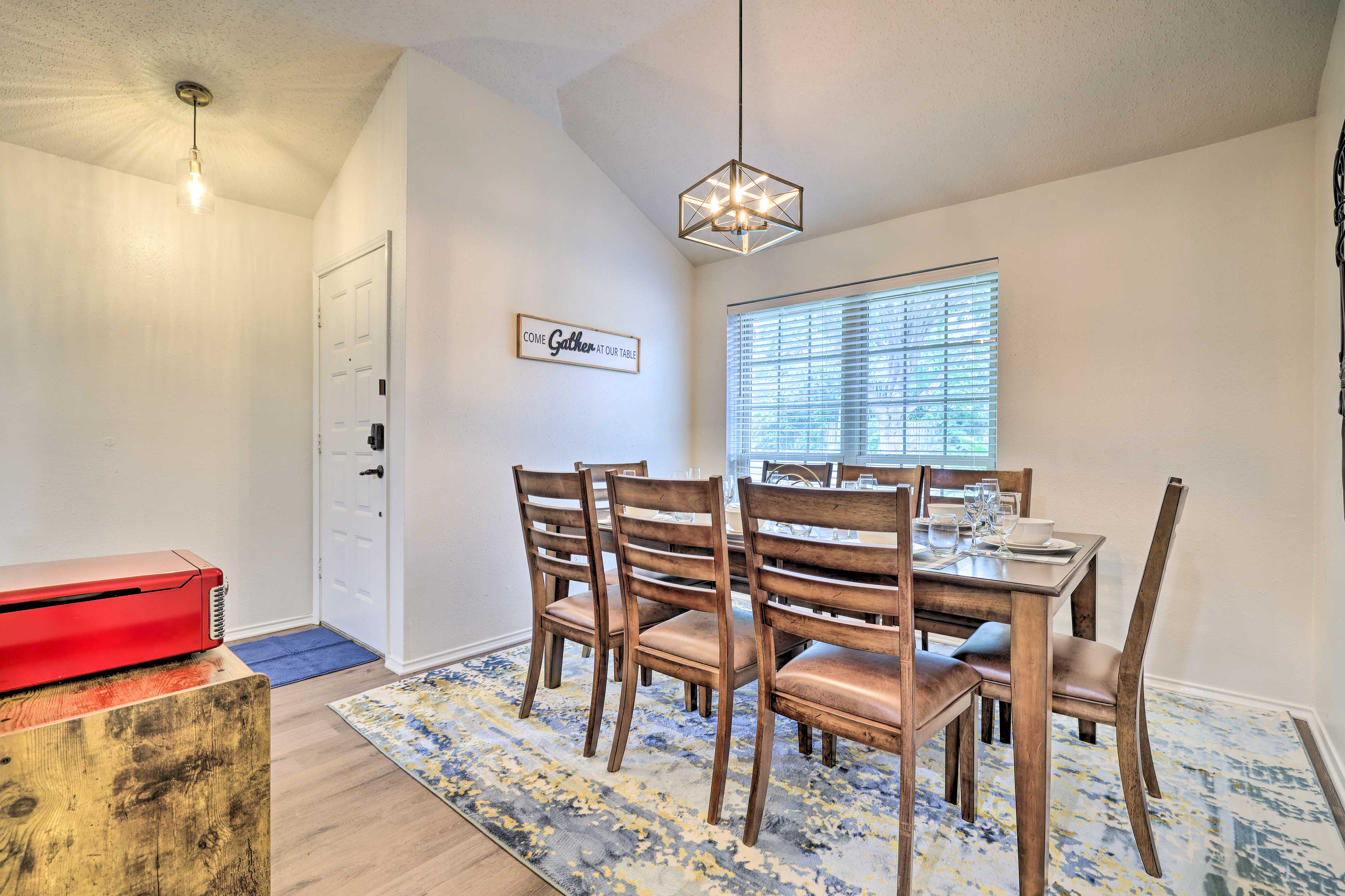 Dining Area | Dishware/Flatware Provided | Bluetooth Record Player w/ Records