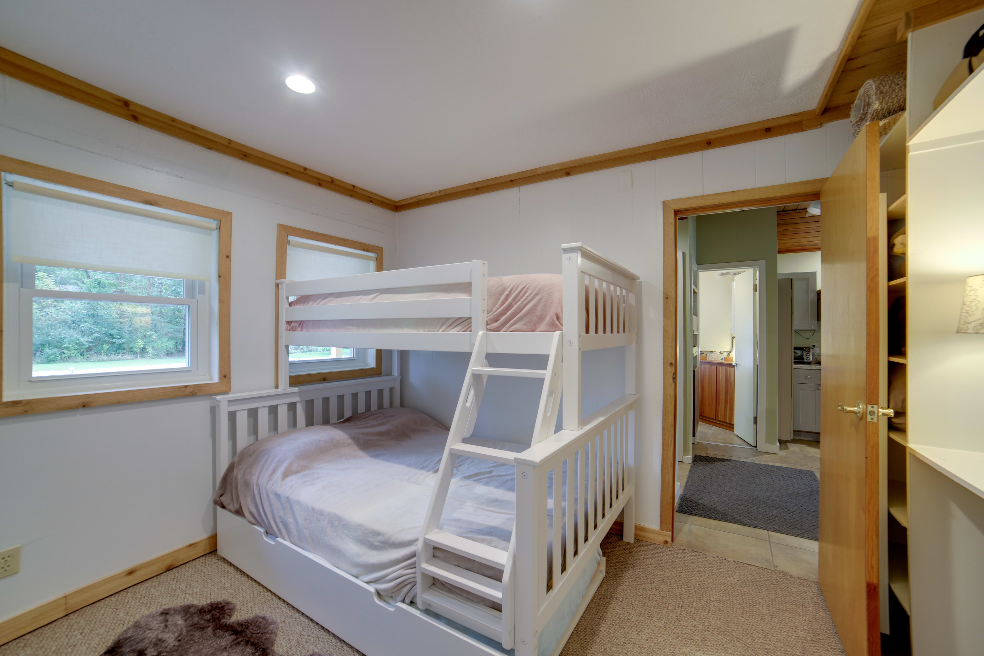 Bedroom 1 | Twin/Full Bunk Bed w/ Twin Trundle