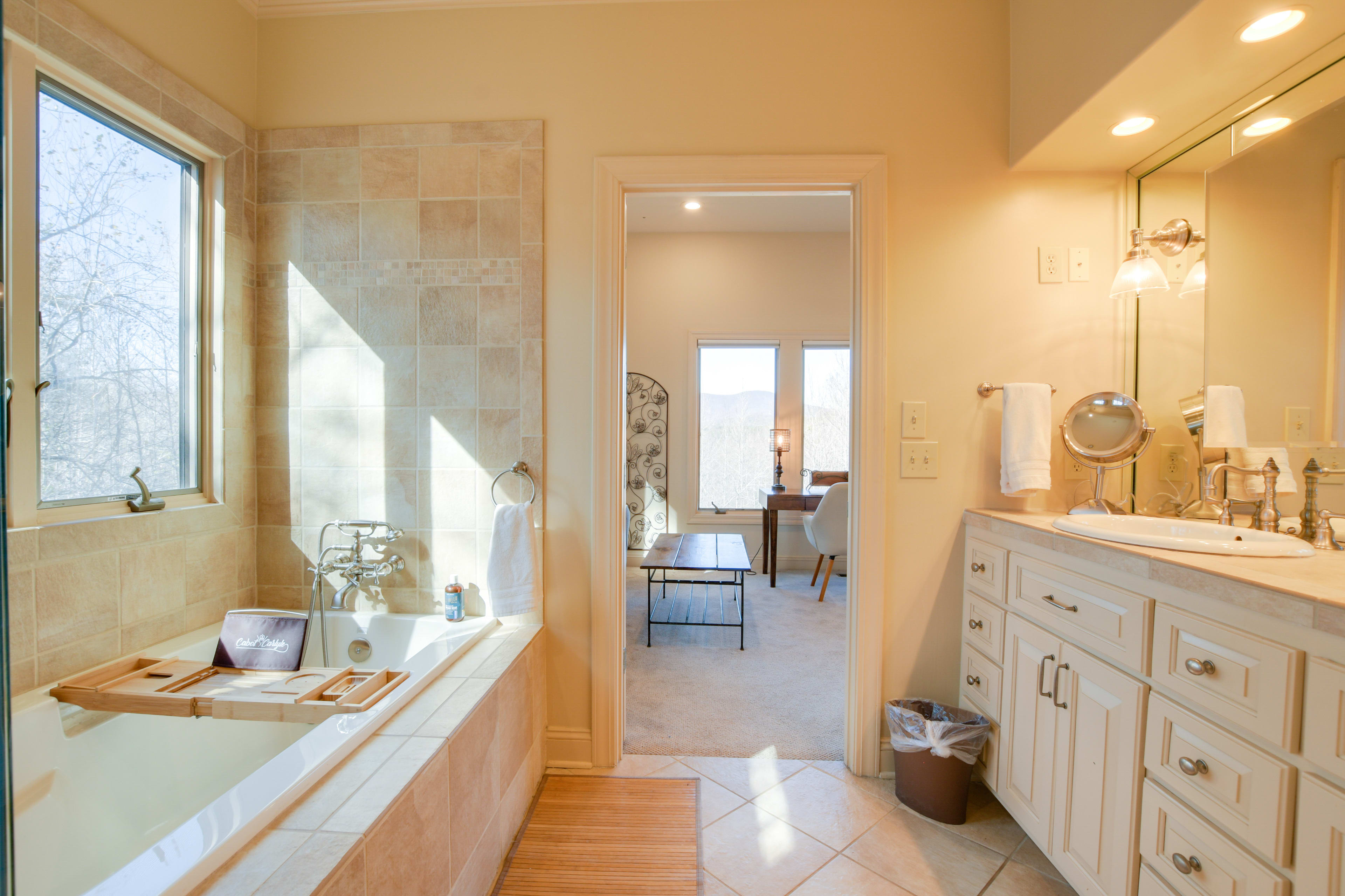 En-Suite Bathroom | Complimentary Toiletries | 3rd Floor