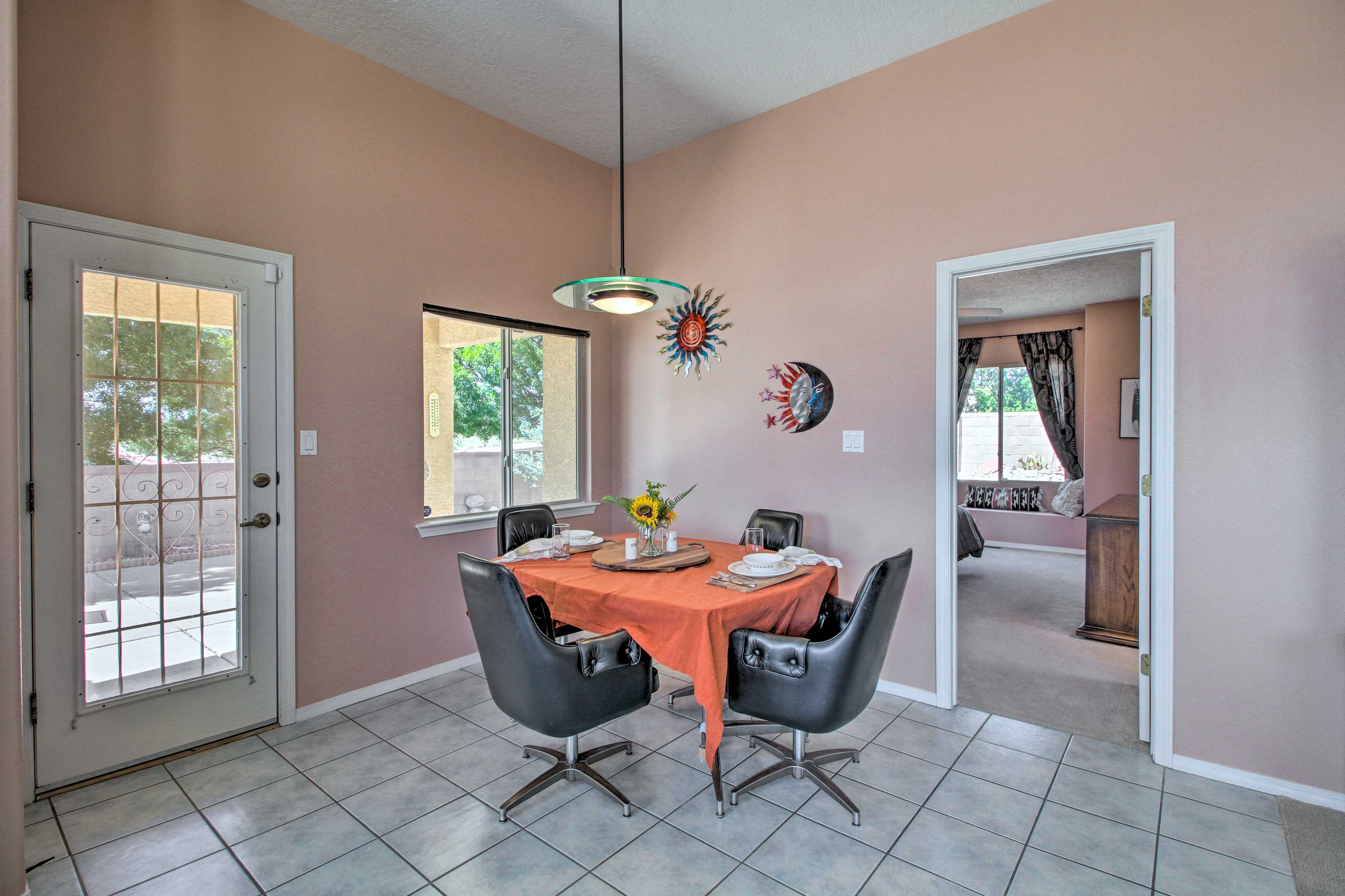 Dining Area | Dishware & Flatware Provided