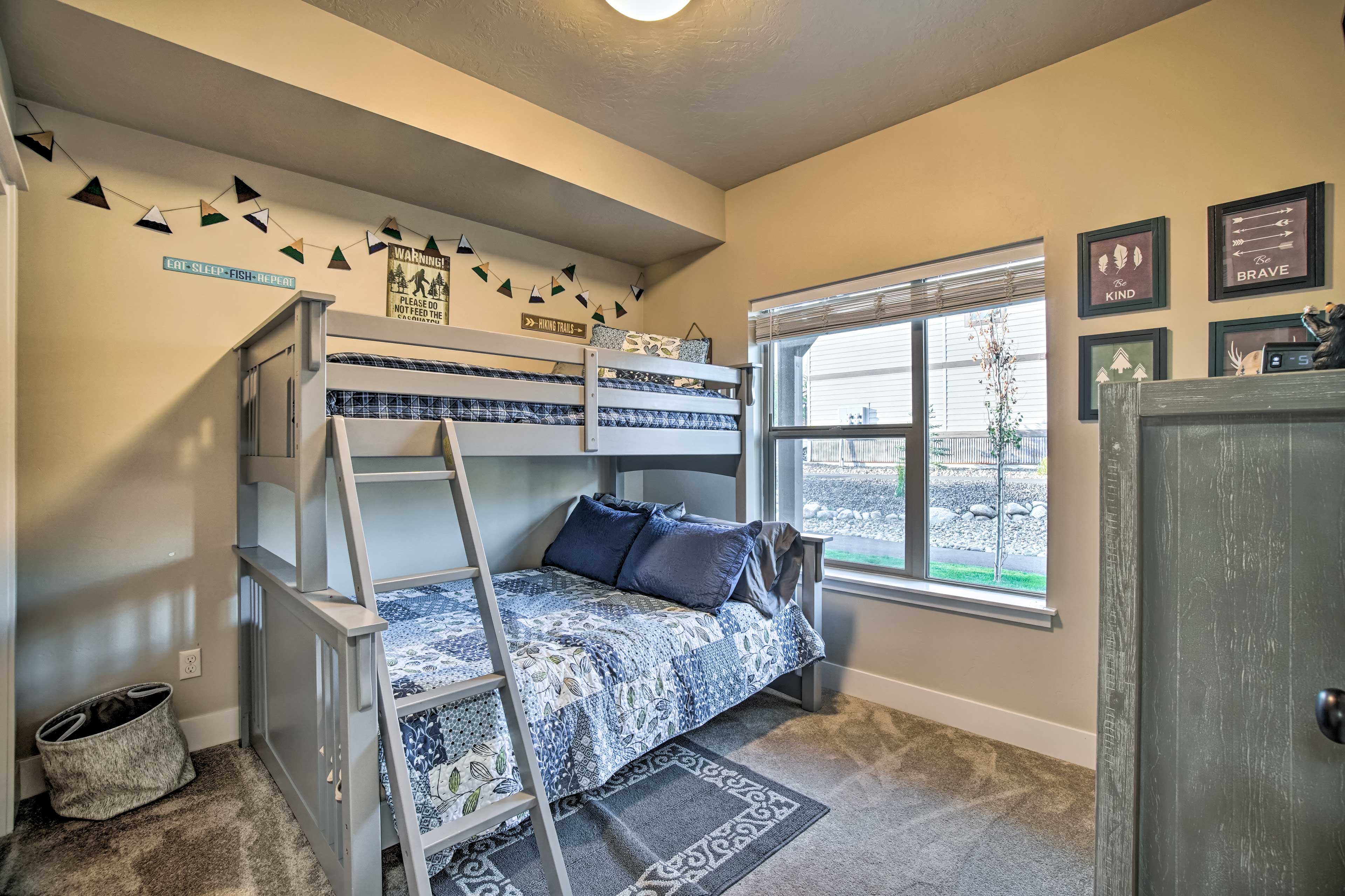 Bedroom 3 | Twin/Full Bunk Bed | Smart TV | 1st Floor