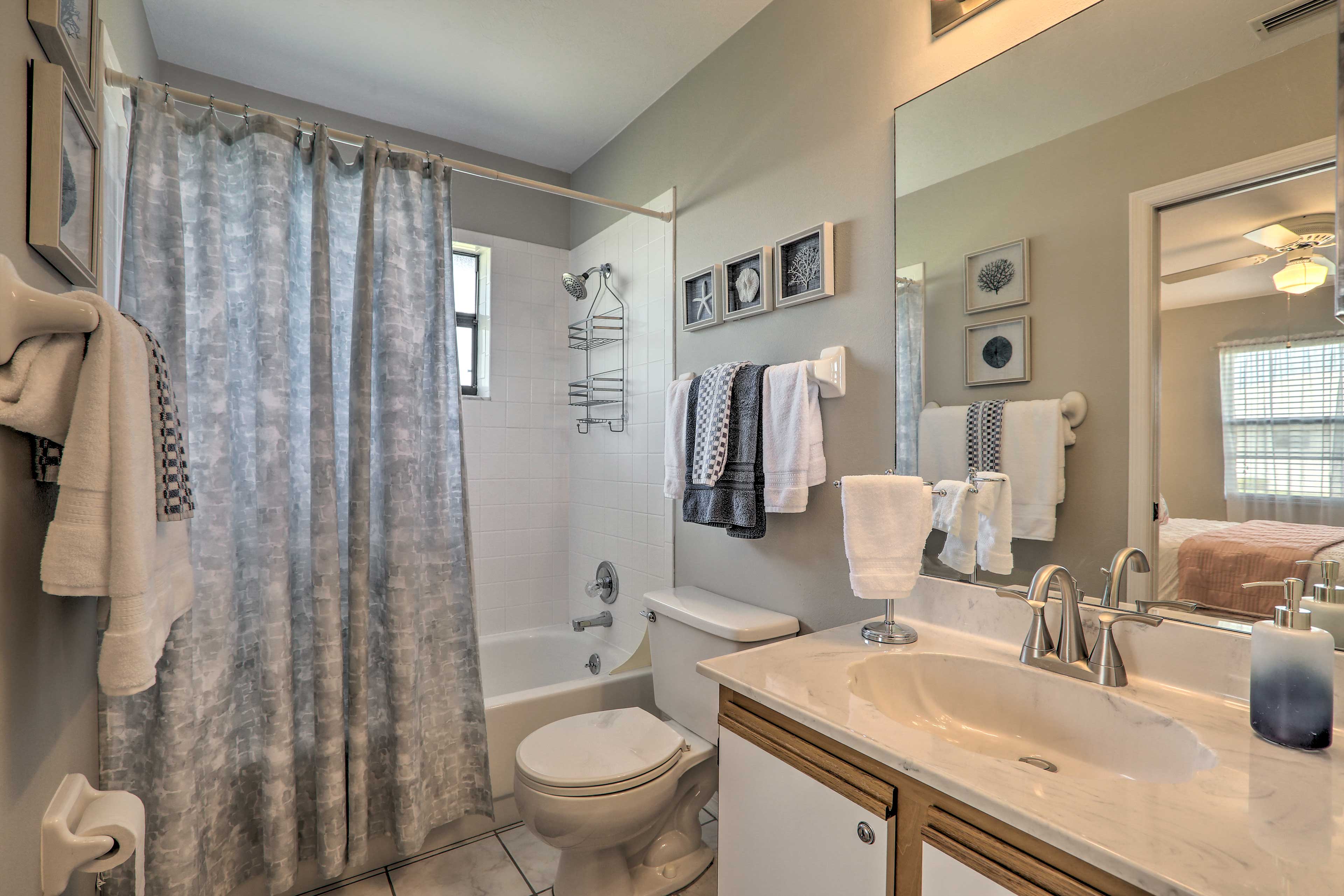 En-Suite Bathroom | Towels Provided