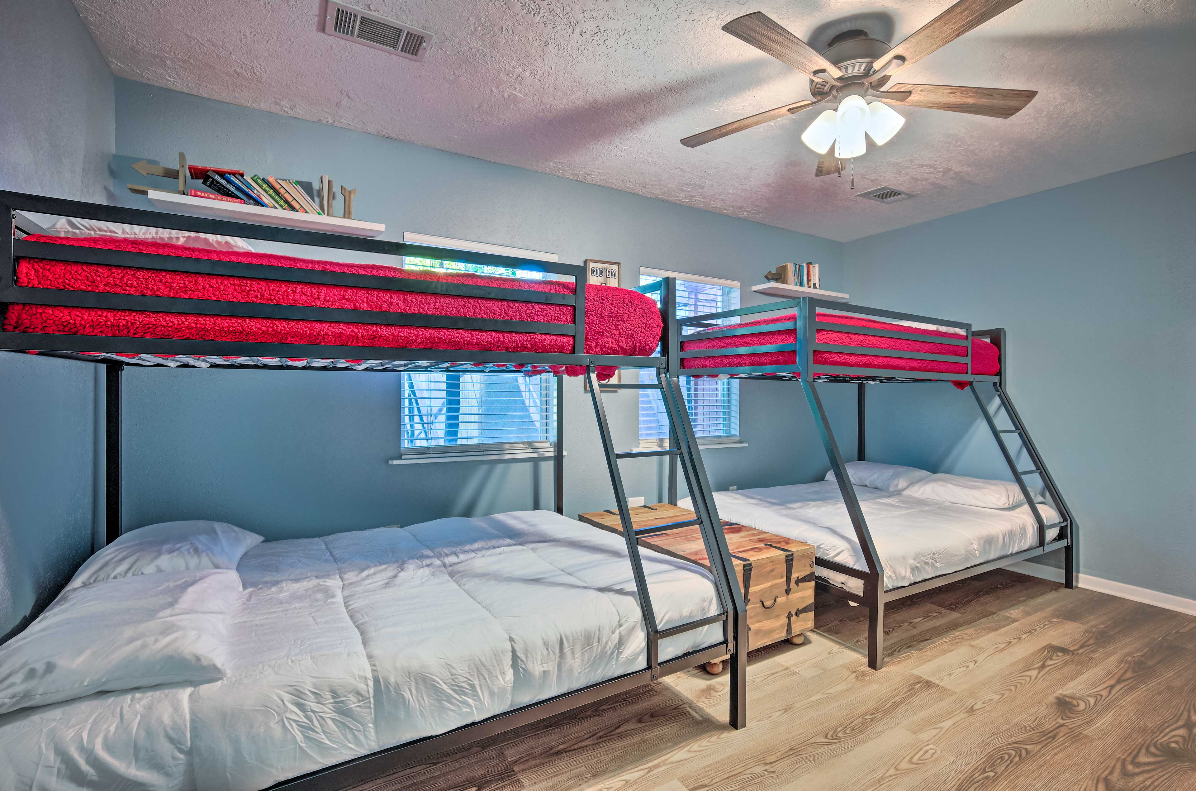 Bedroom 4 | 2 Twin/Full Bunk Bed