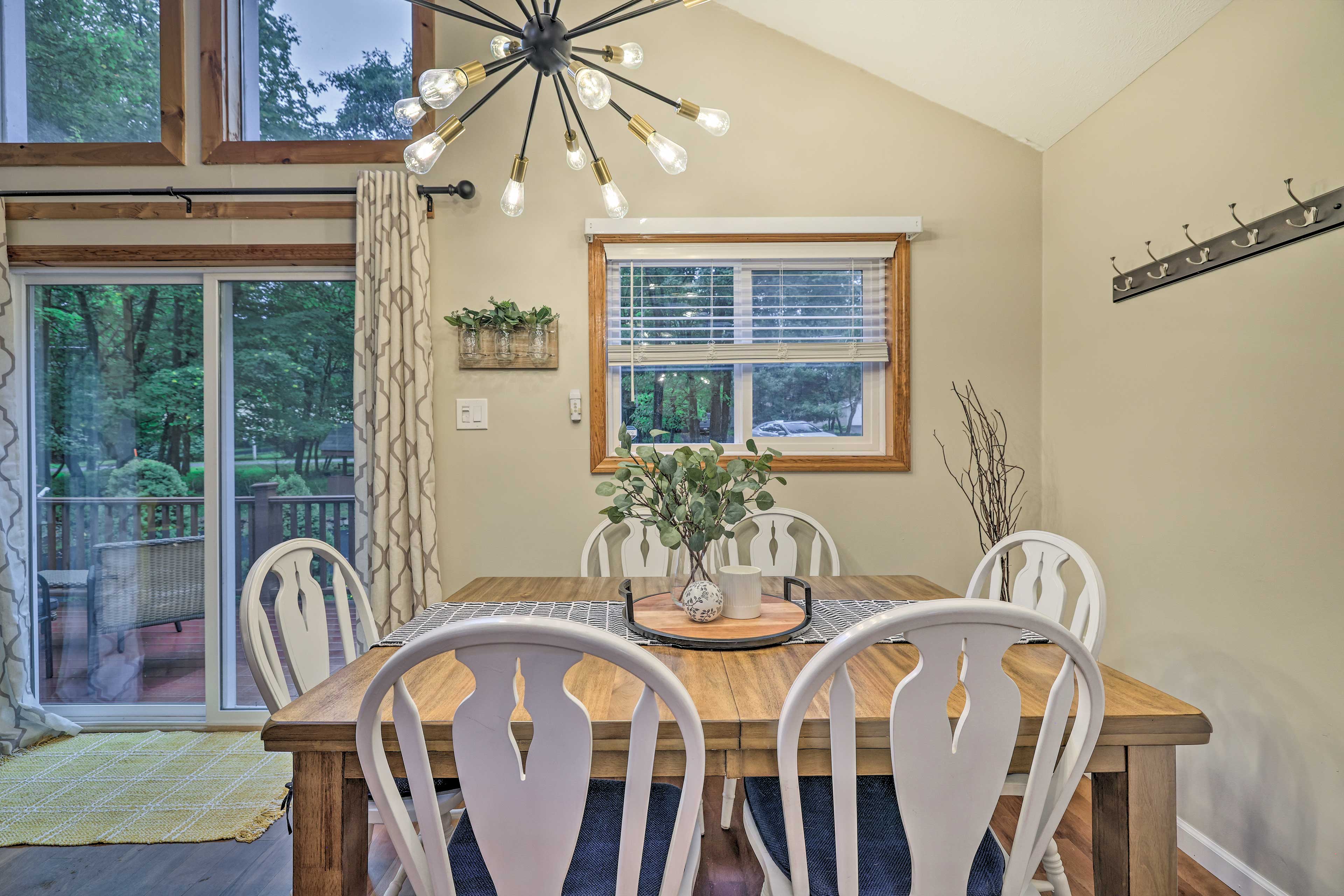 Dining Area | Dishware & Flatware