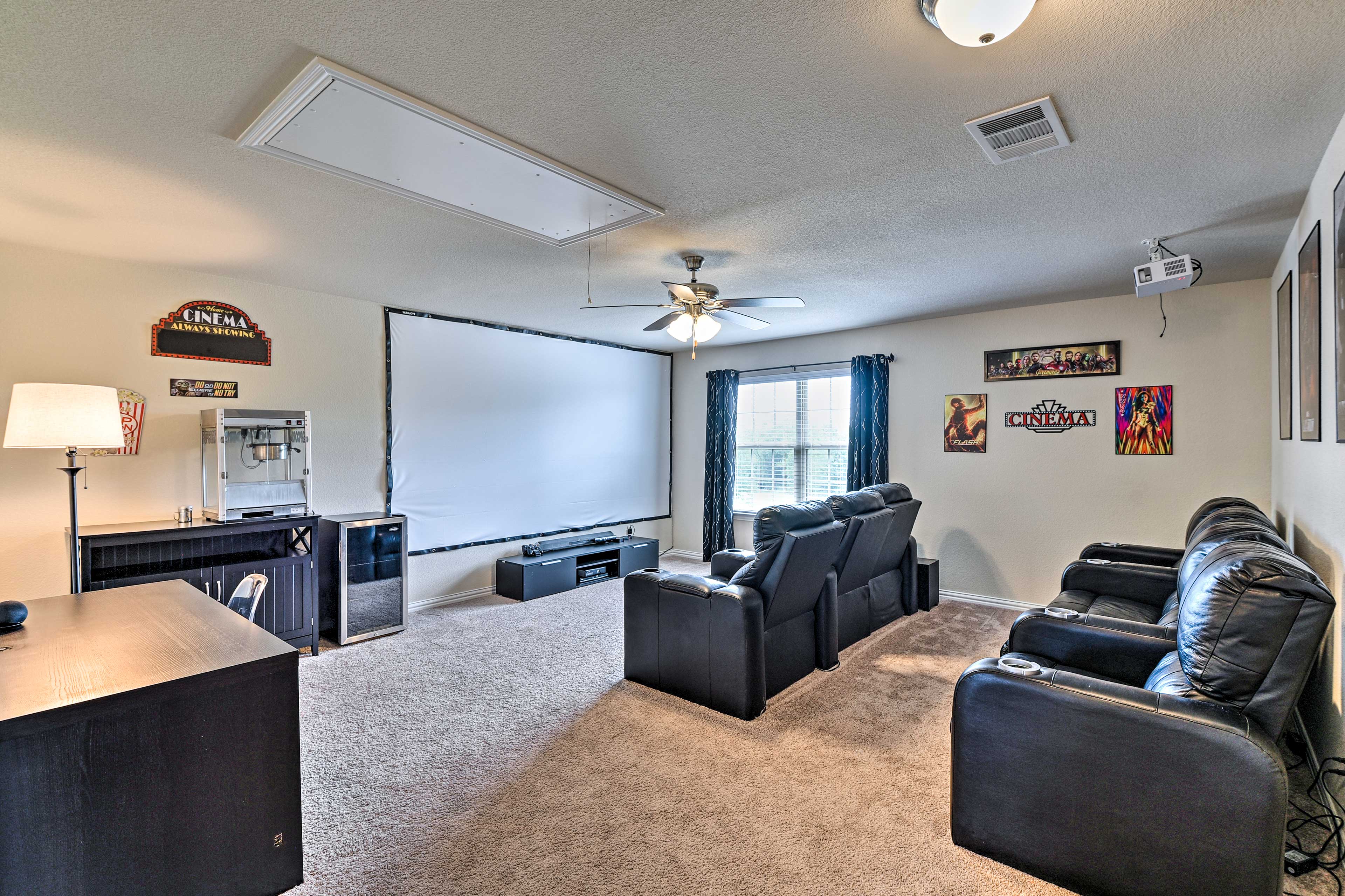 Movie Theater Room | Popcorn Machine | Pet Friendly w/ Fee (2 Max)