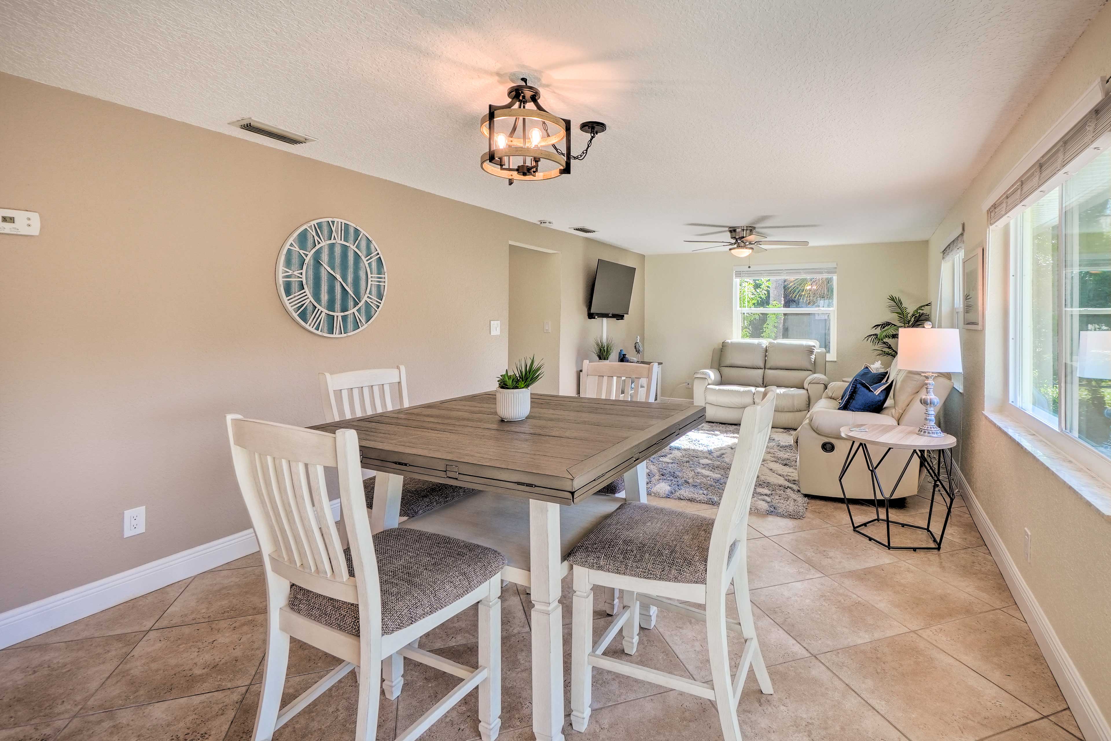 Dining Room | Dishware/Flatware Provided