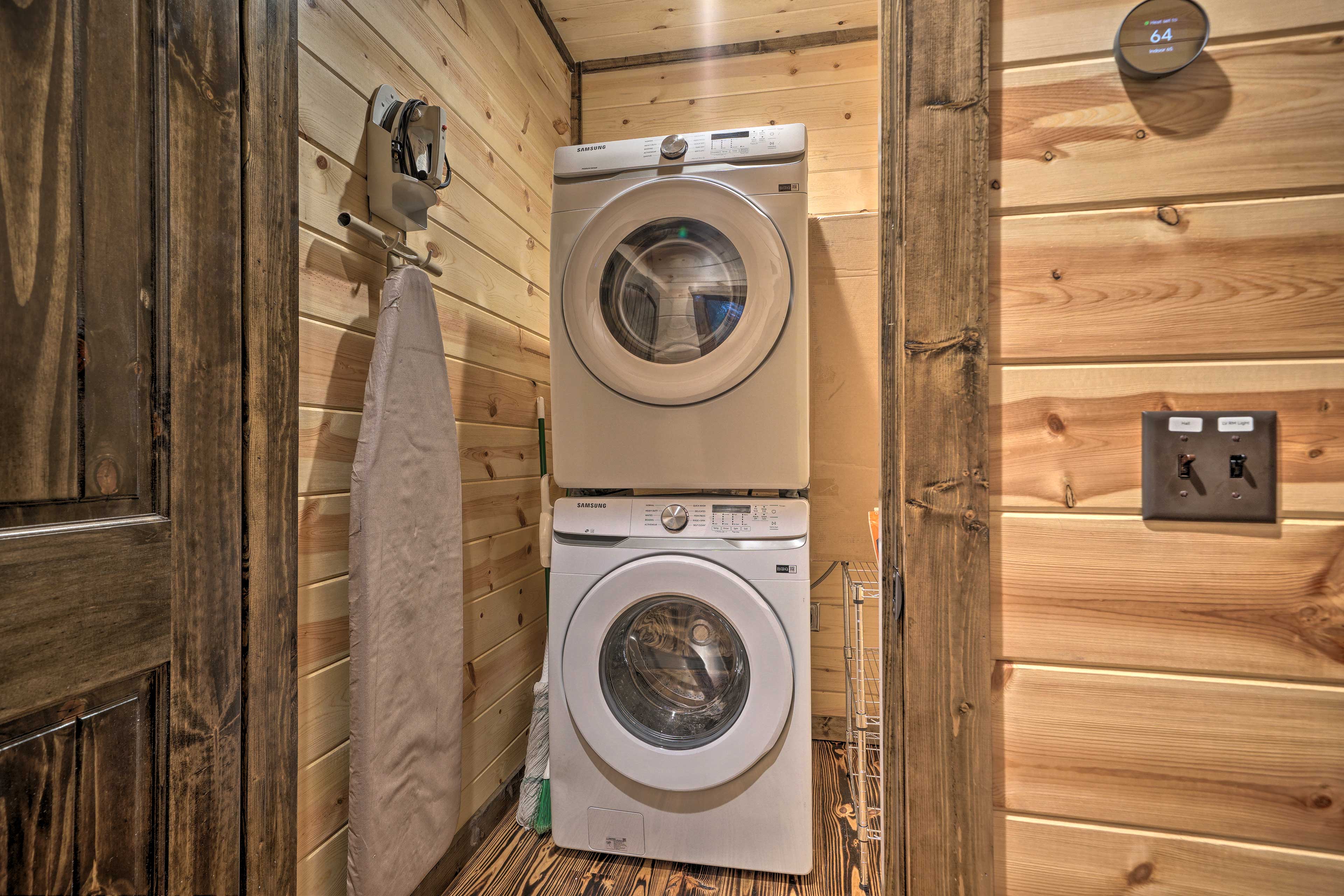 In-Unit Washer/Dryer | Iron/Board