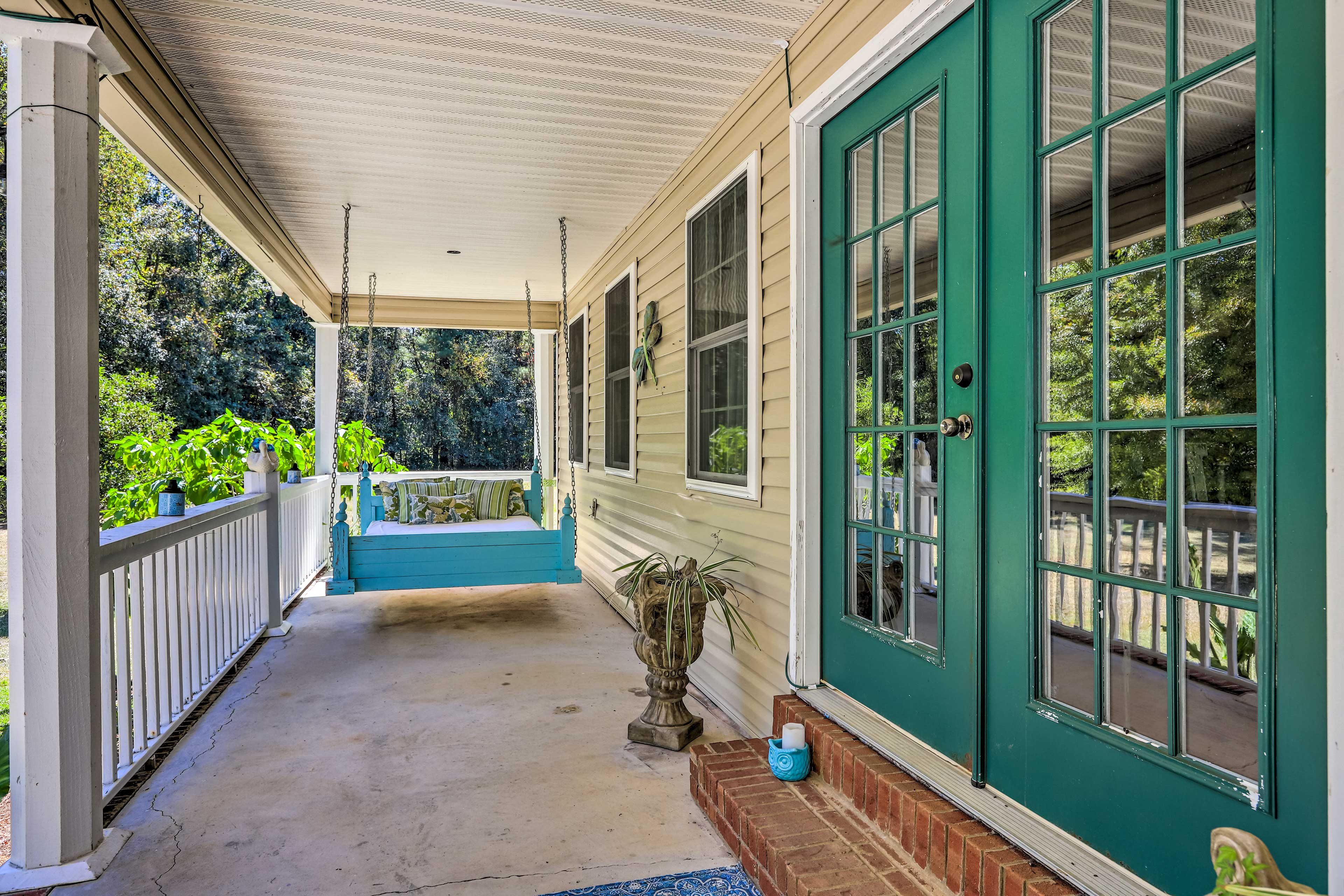 Covered Porch w/ Swing