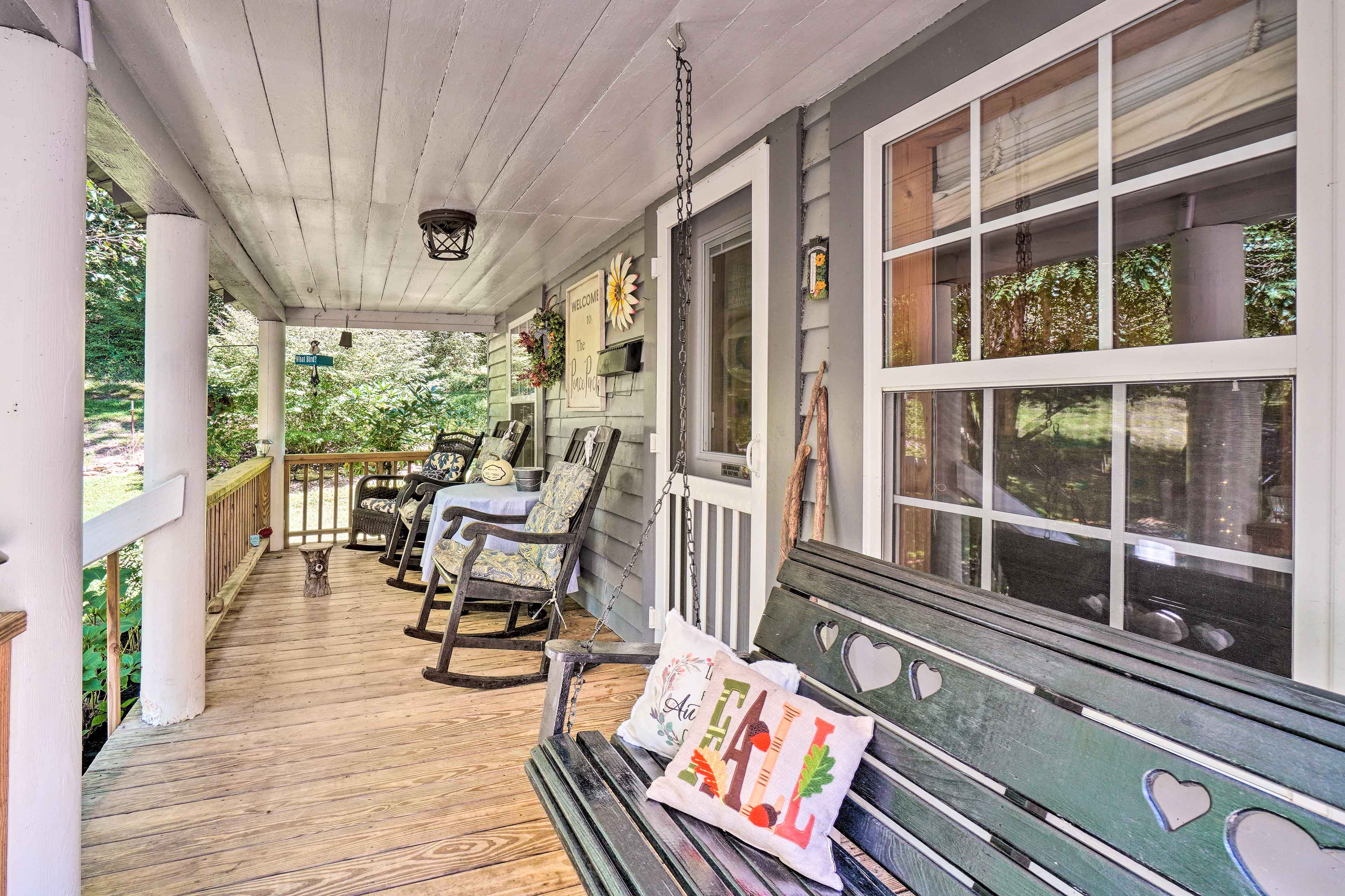 'Peace Porch' | Keyless Entry | Swing