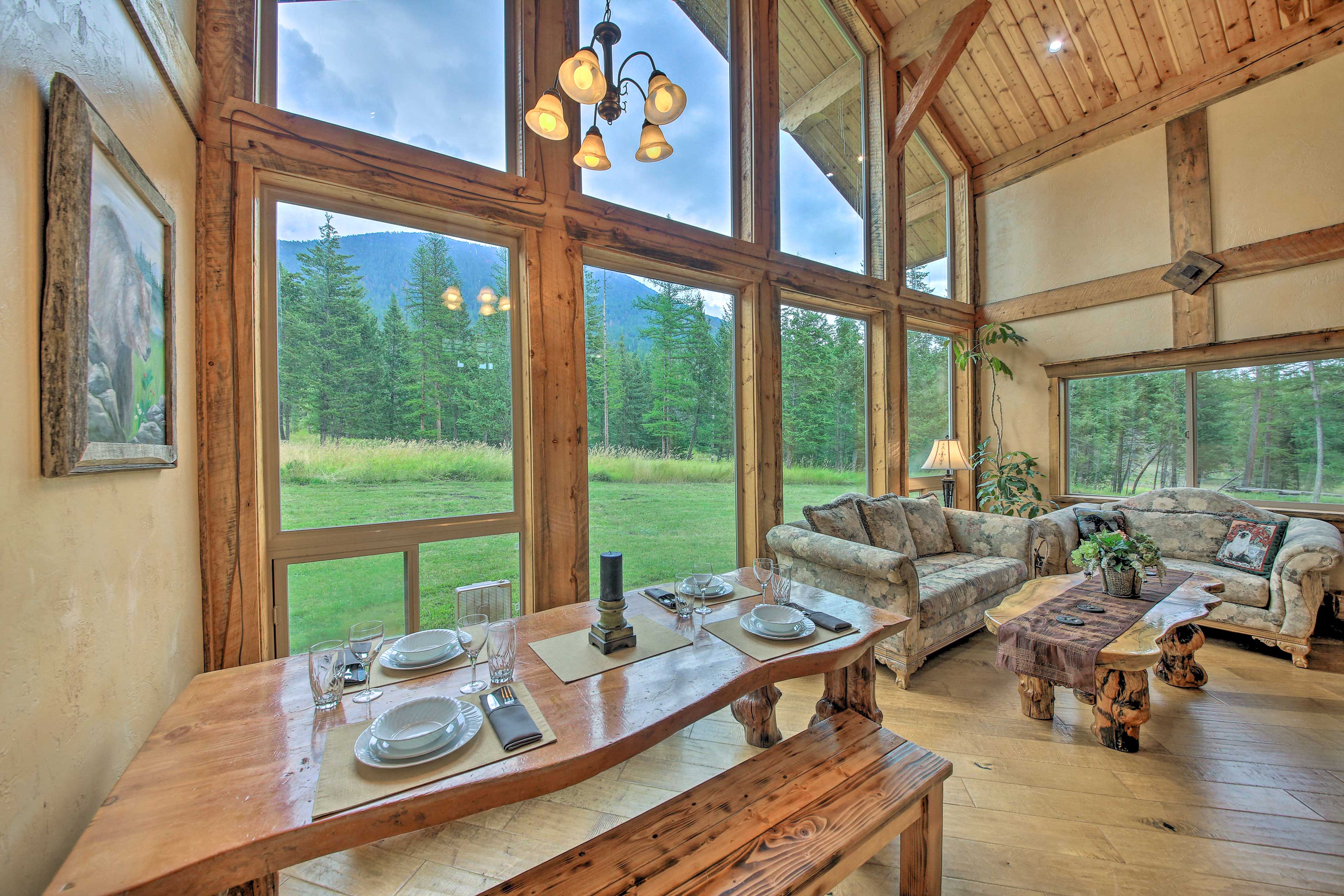 Dining Area | Dining Table | Dishware/Flatware | Ceiling Fans | Window A/C Unit