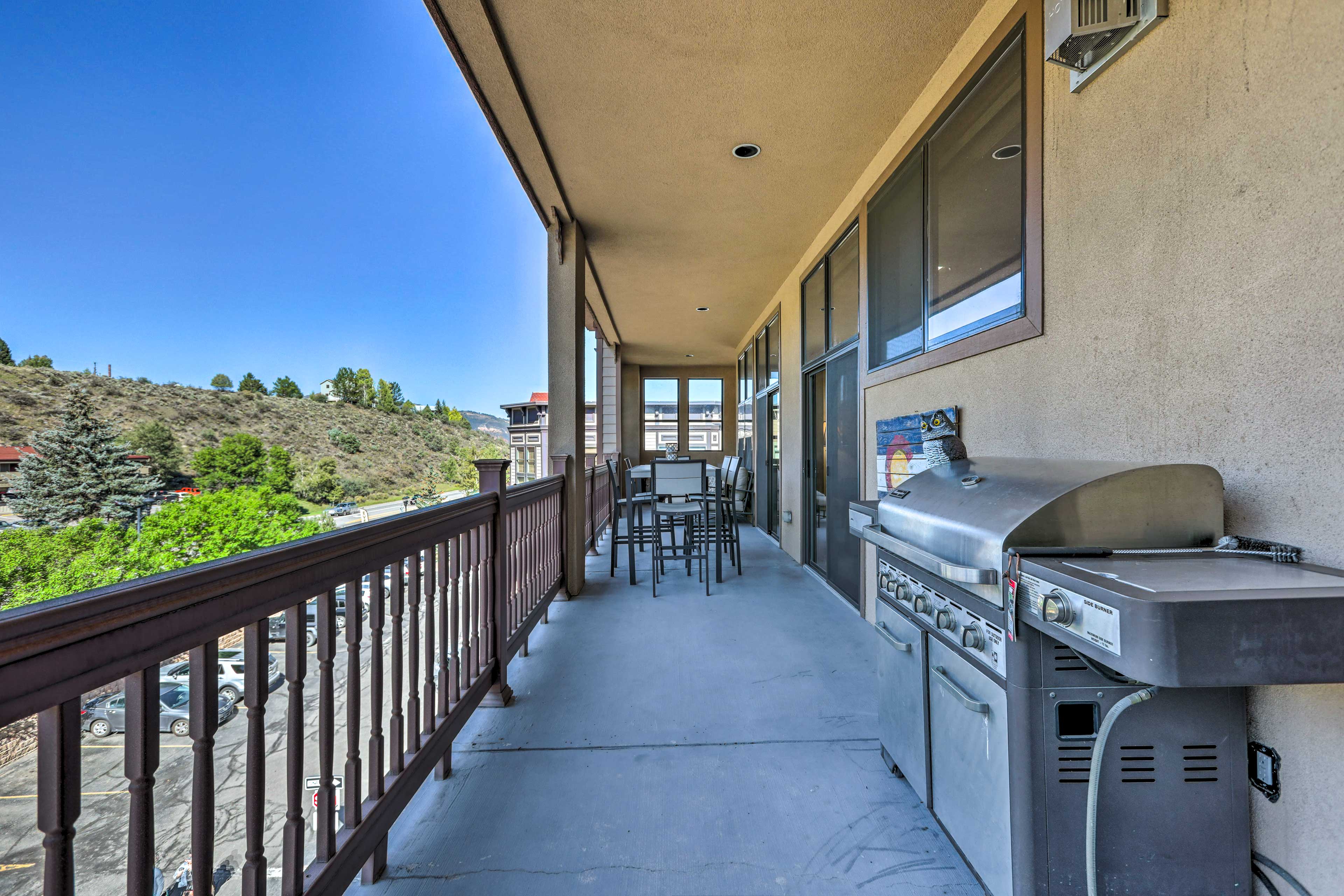 Wraparound Covered Balcony | Gas Grill | Mountain Views