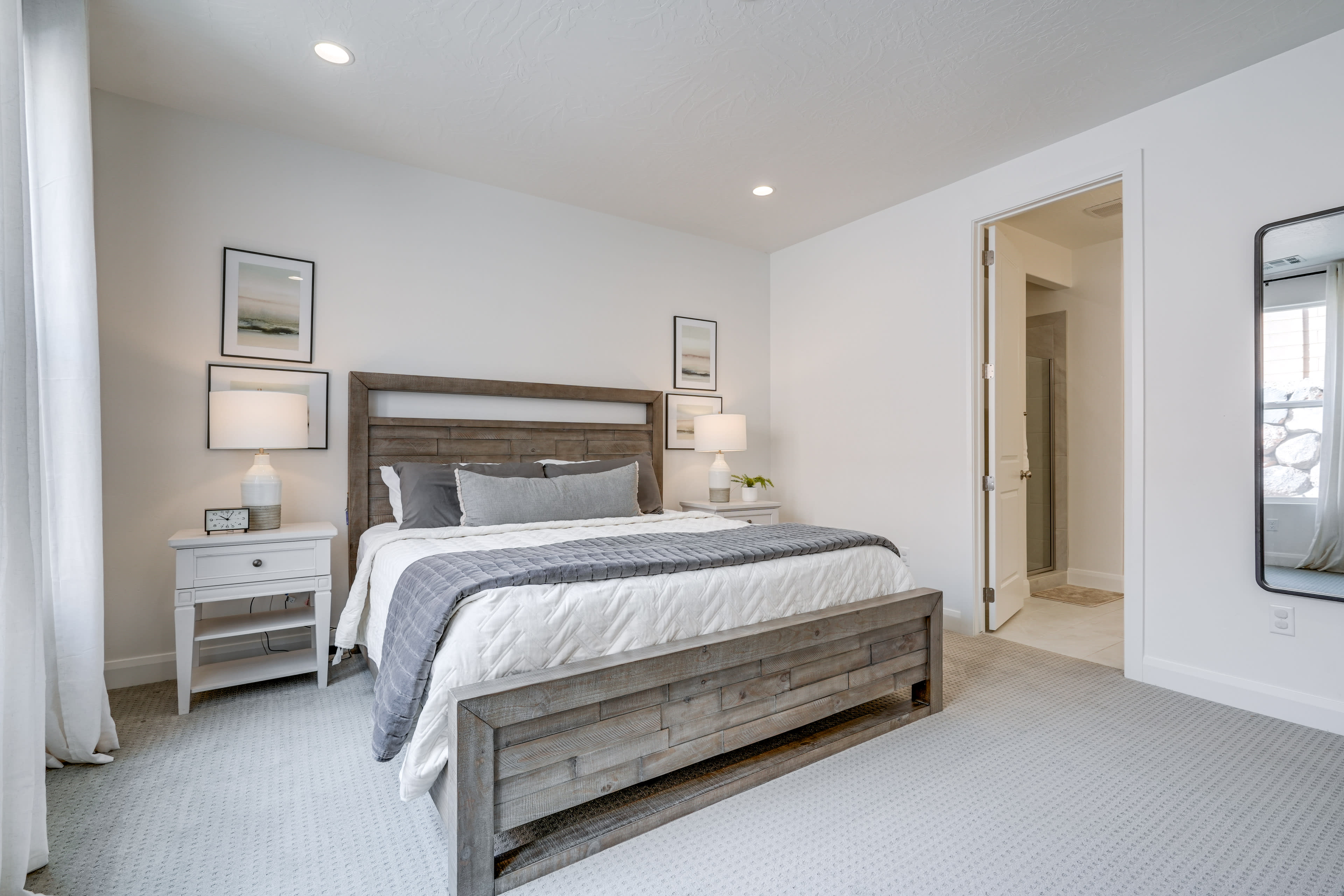 Bedroom 1 | 1st Floor | King Bed | Smart TV | Linens Provided