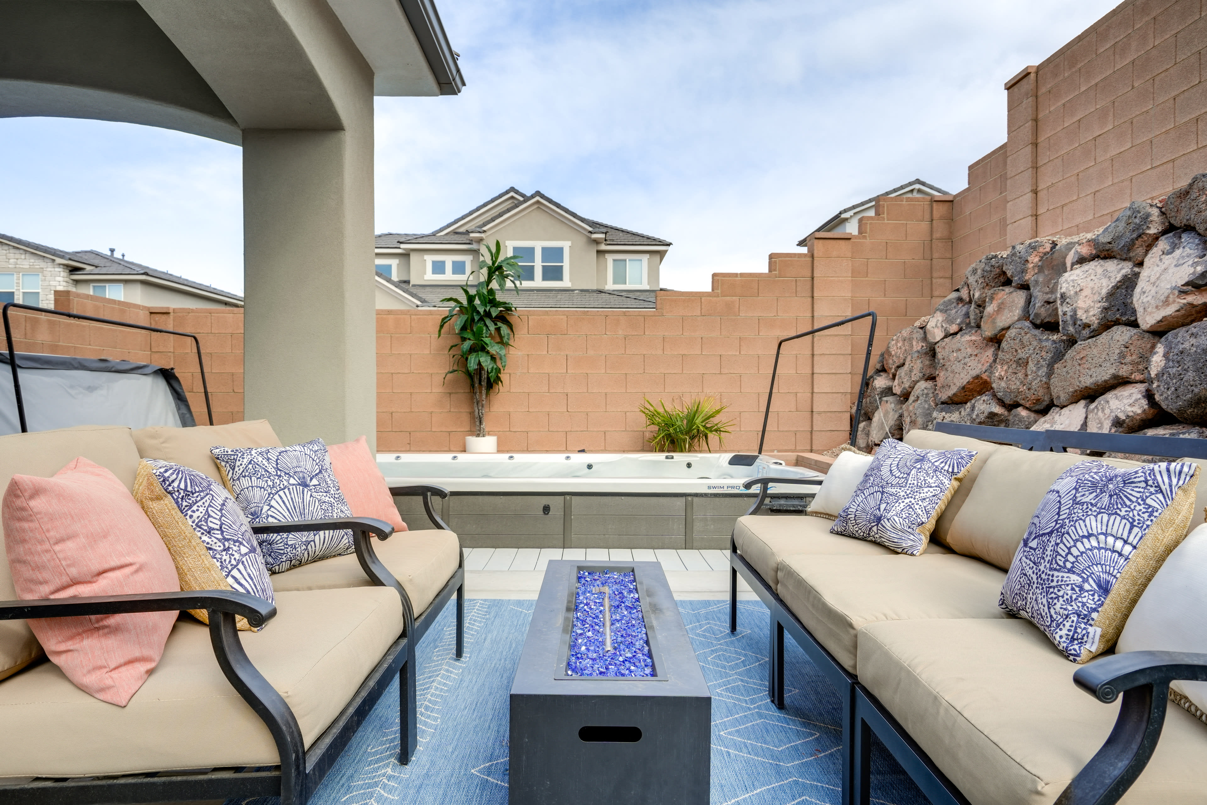 Gas Fire Pit | Patio Seating