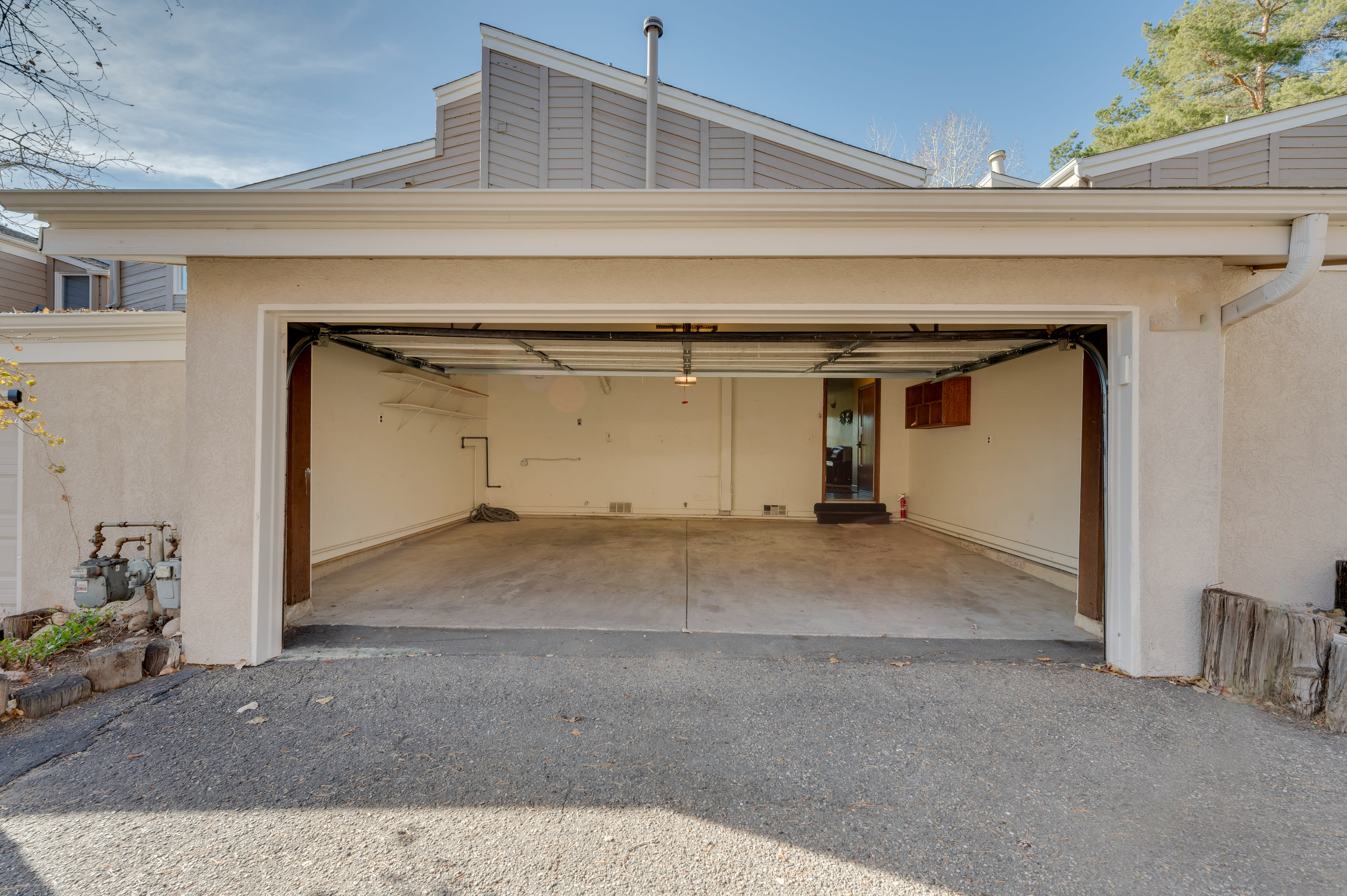 Parking | Garage (2 Vehicles)