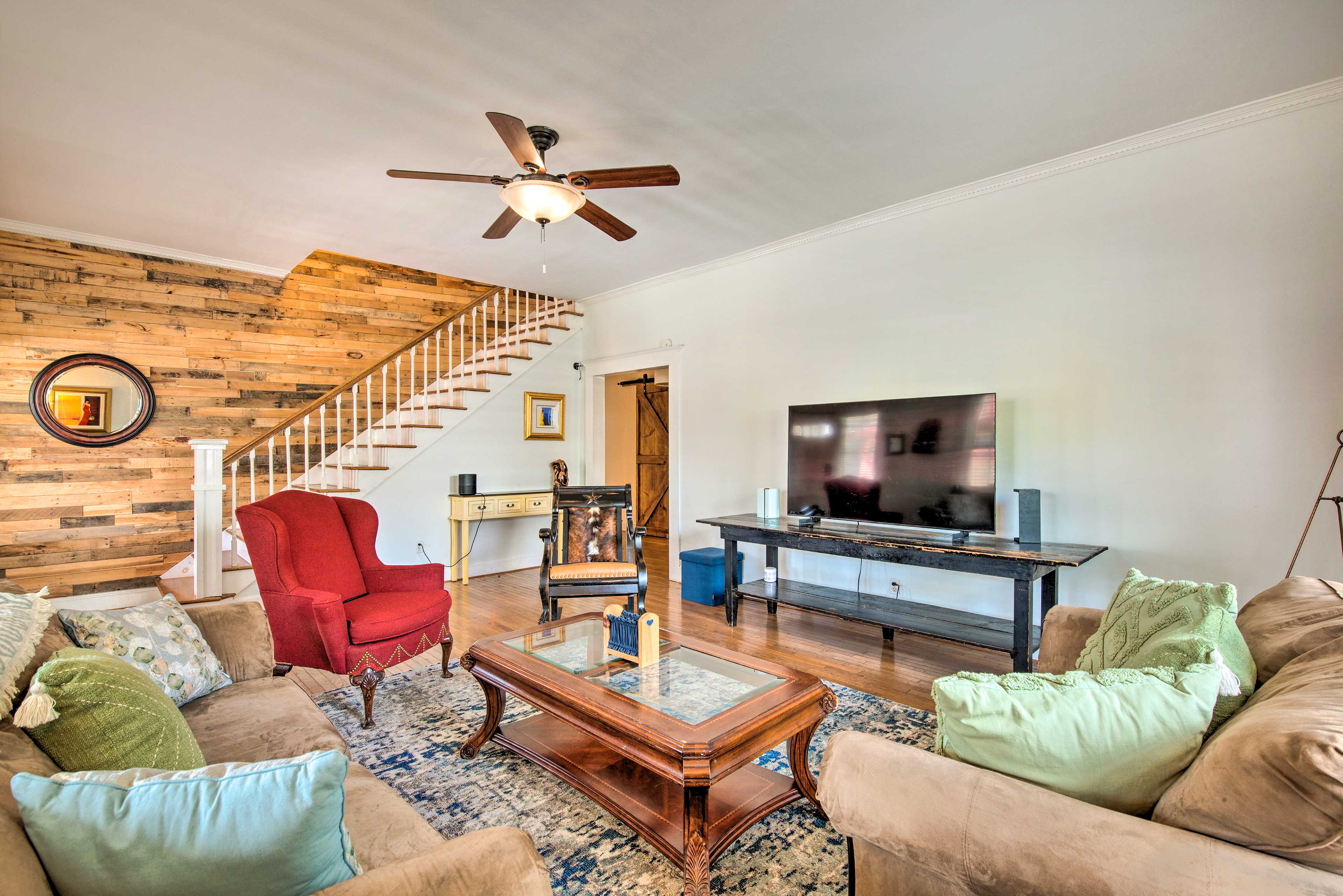 Atlanta Vacation Rental | 3BR | 3BA | 2,934 Sq Ft | Access Only By Stairs