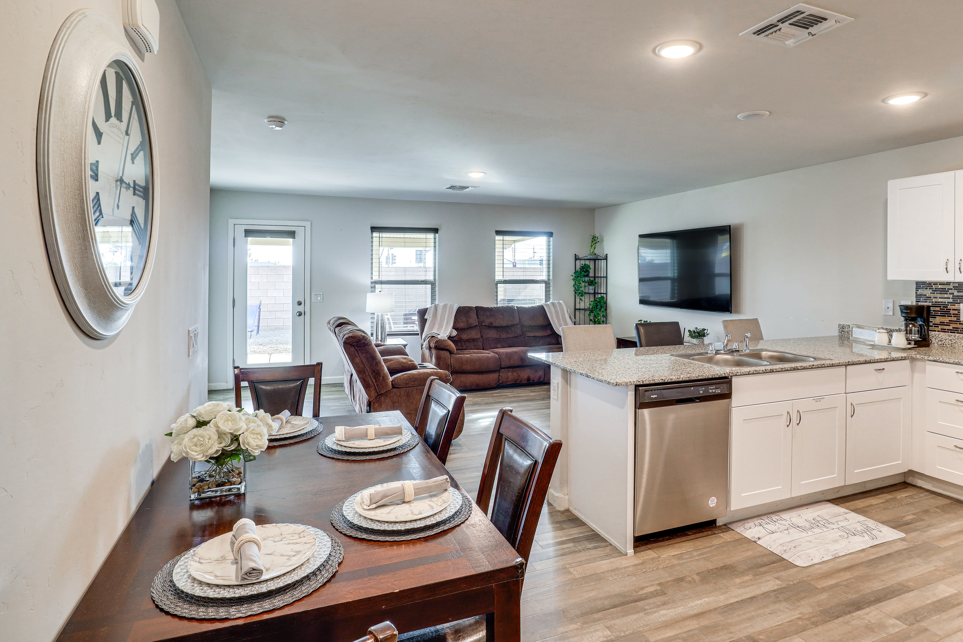 Dining Area | Dishware & Flatware Provided