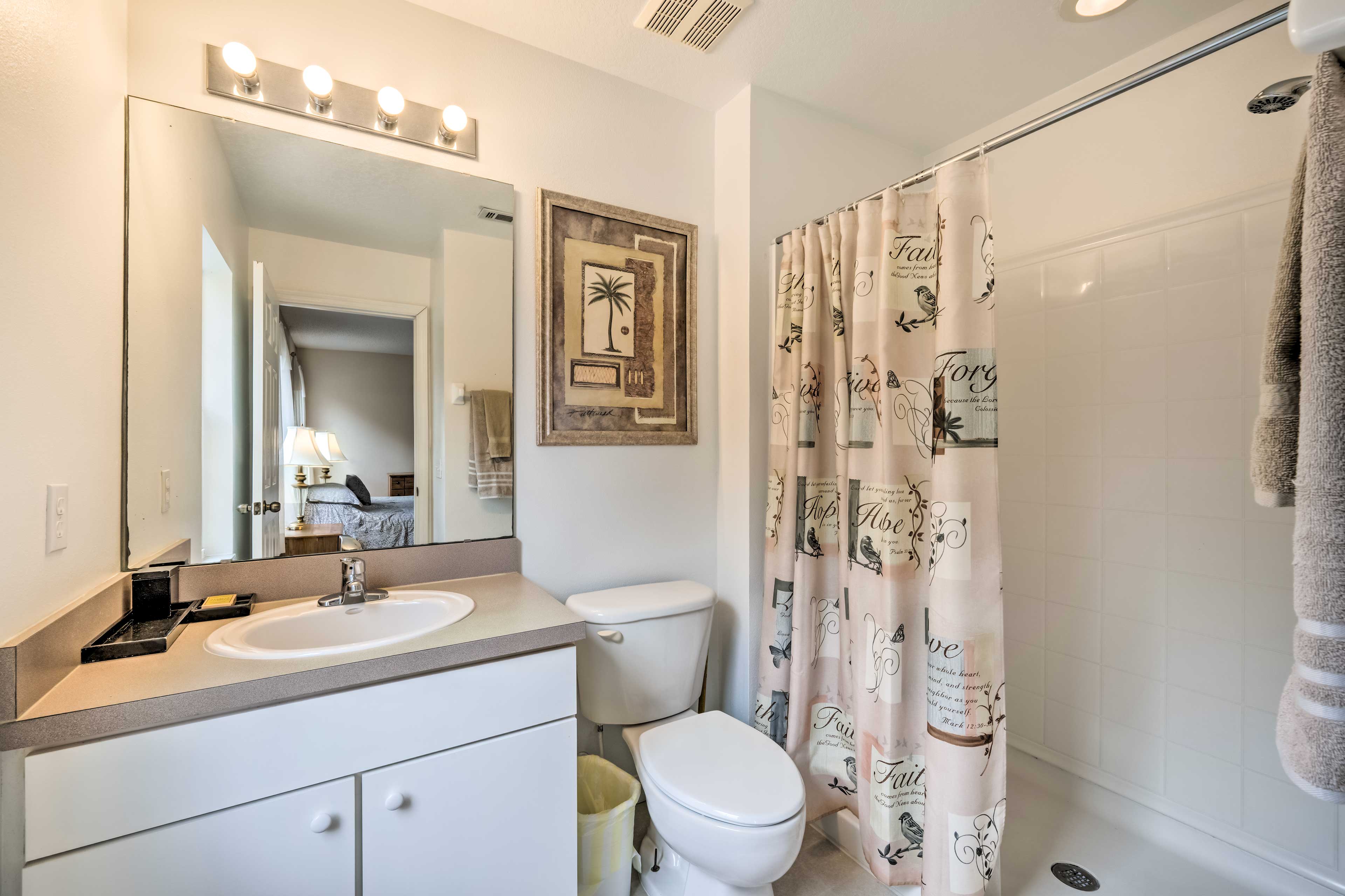 En-Suite Bathroom | Towels Provided