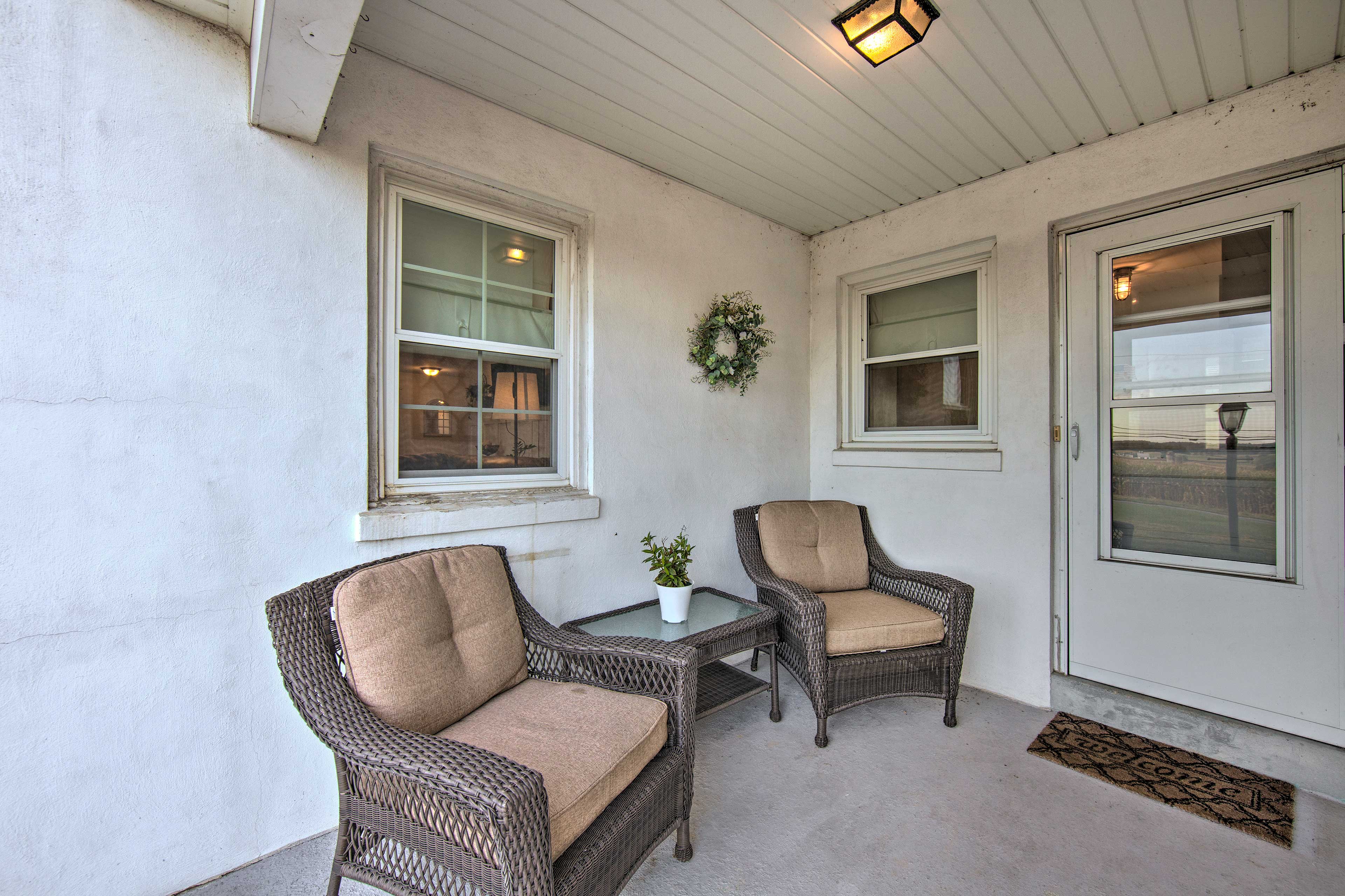 Porch | Outdoor Seating