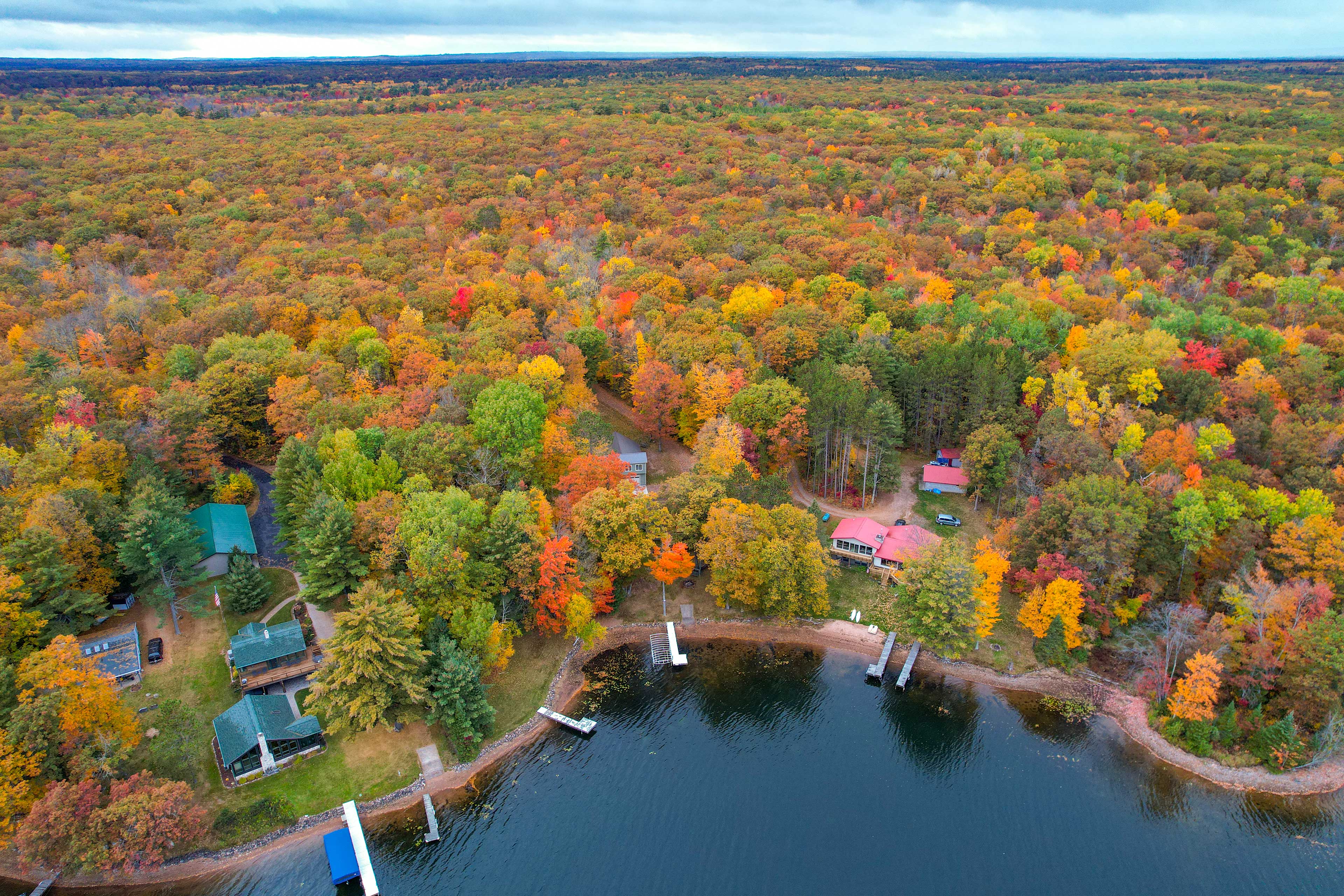 Cozy Hayward Cottage w/ Dock & Lakefront View