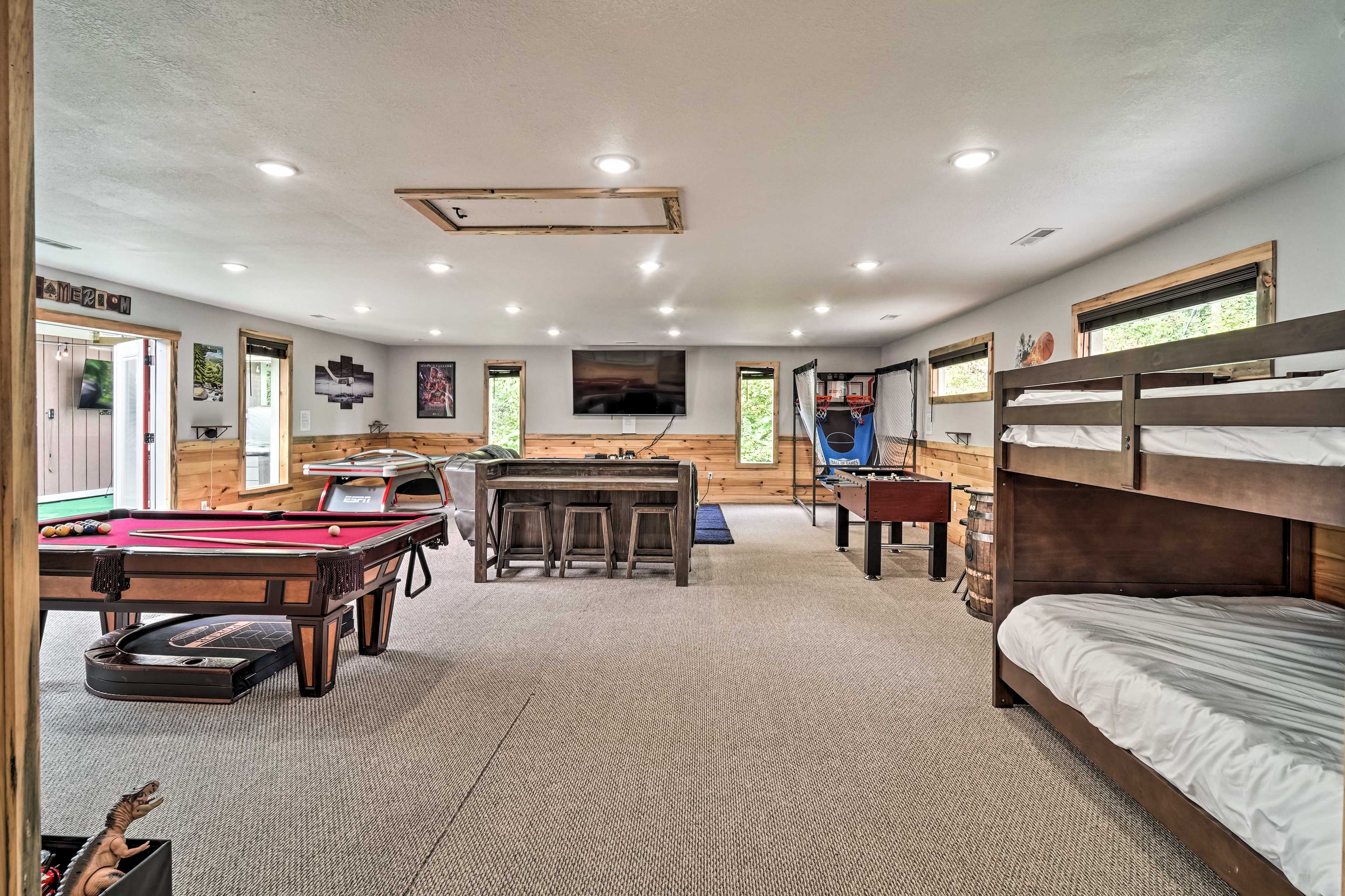 Game Room | Full Bunk Bed | Poker Table | PS4, Xbox 1, & Wii Video Game Consoles