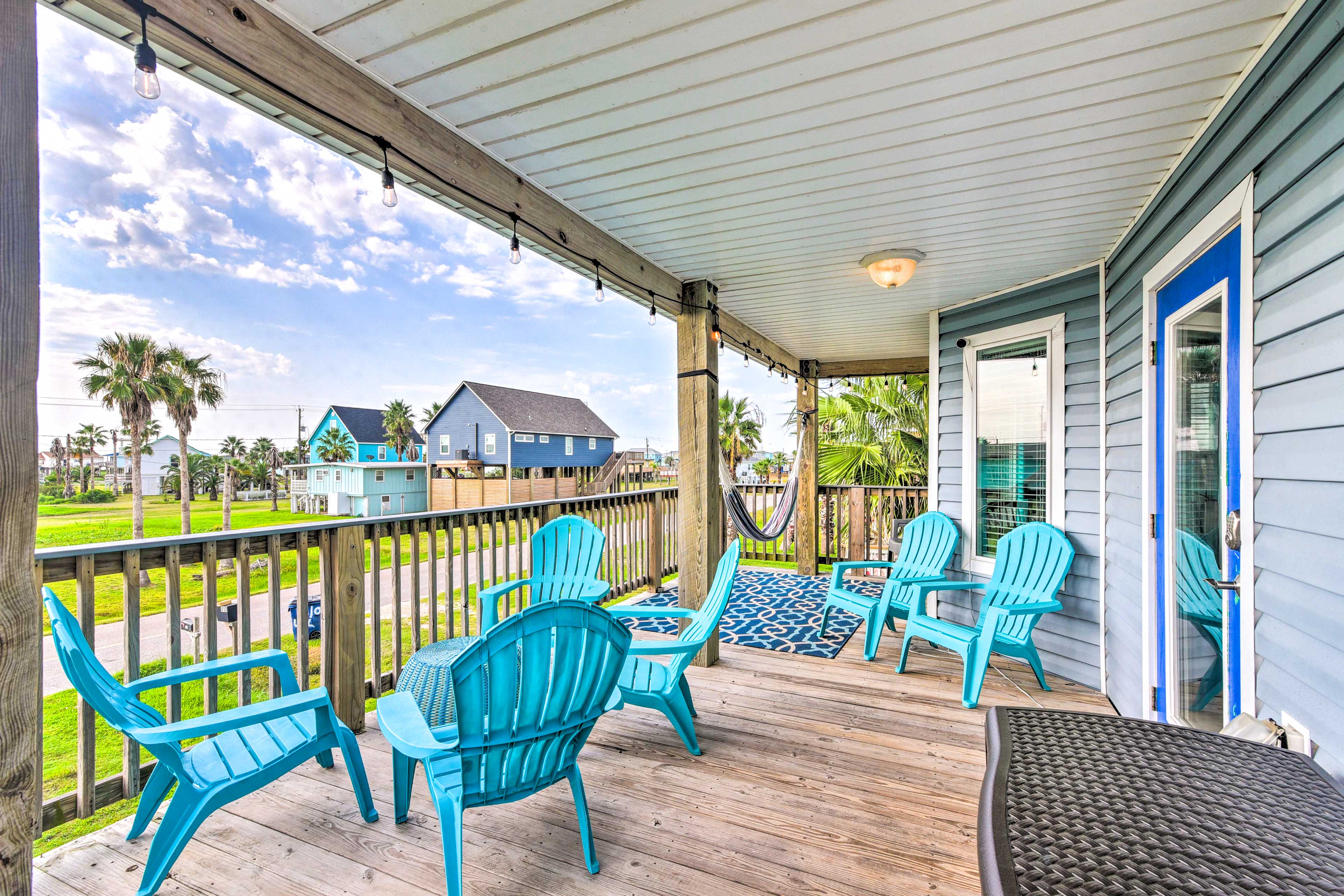 Private Deck | Outdoor Seating