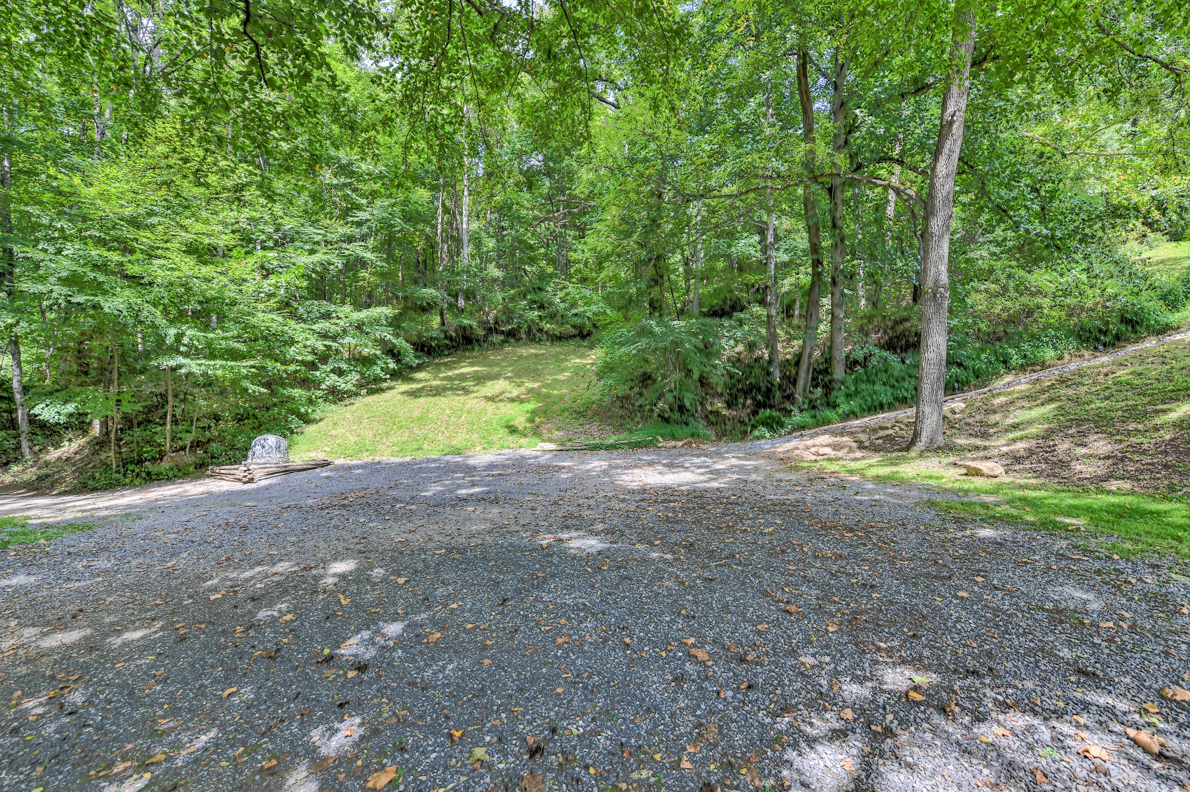 Parking | Driveway (2 Vehicles)