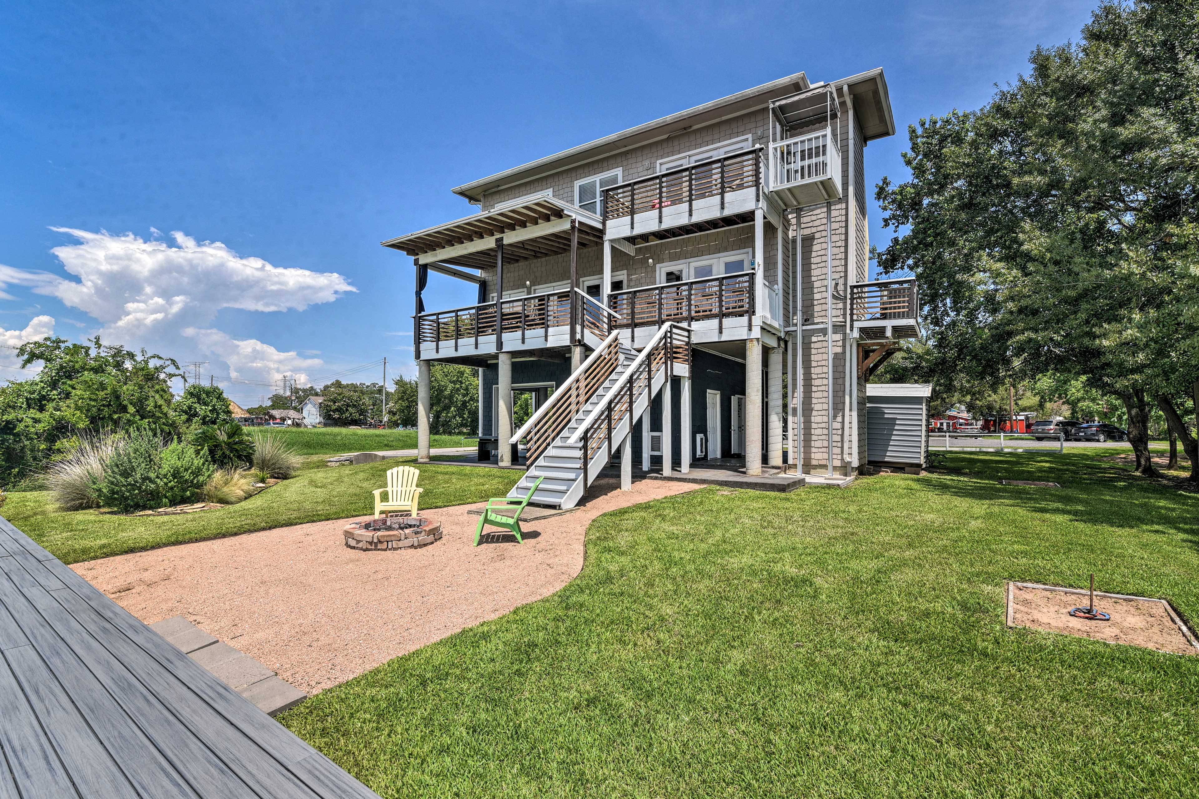 Patio | Fire Pit | Outdoor Seating