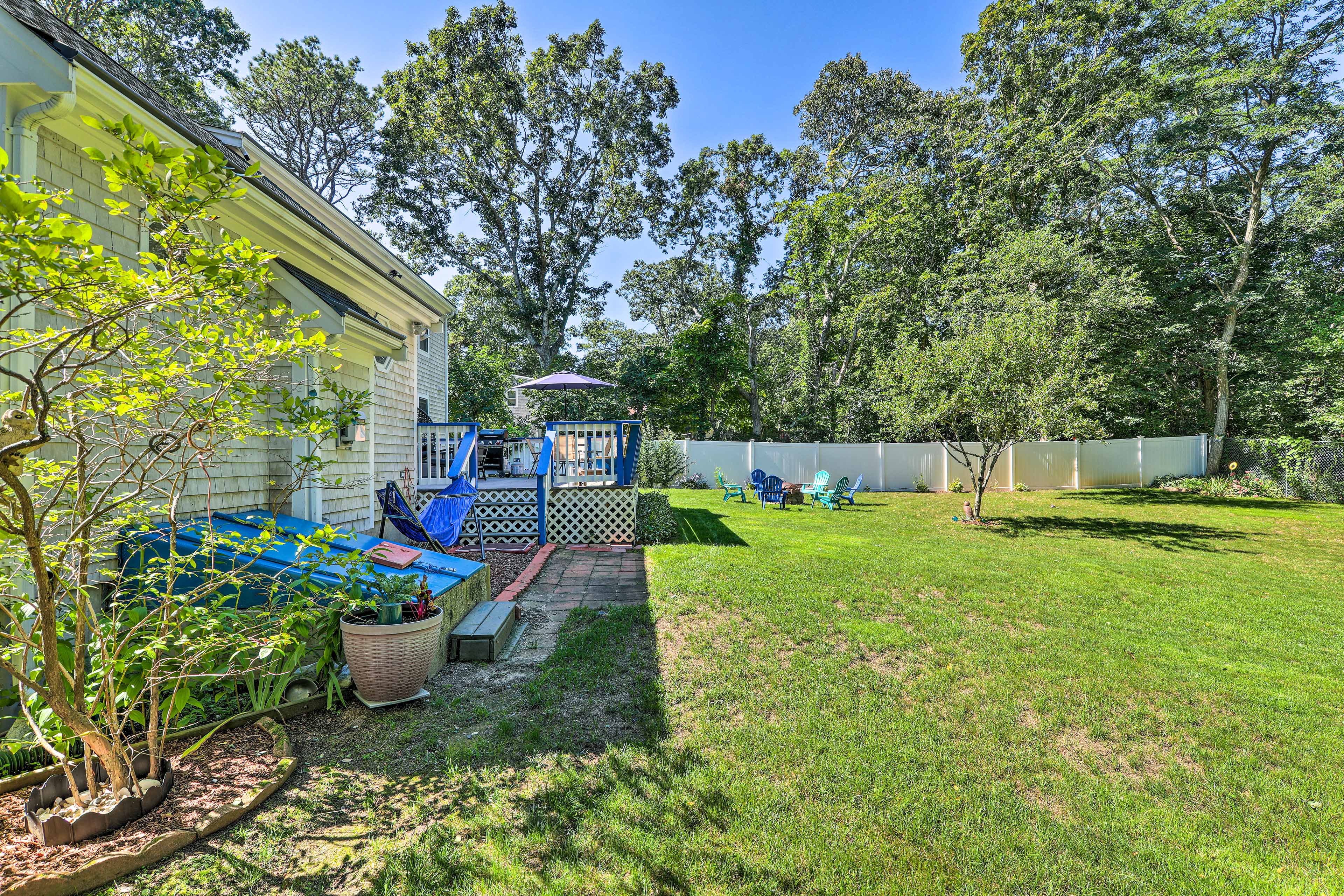 Shared Backyard | Cornhole