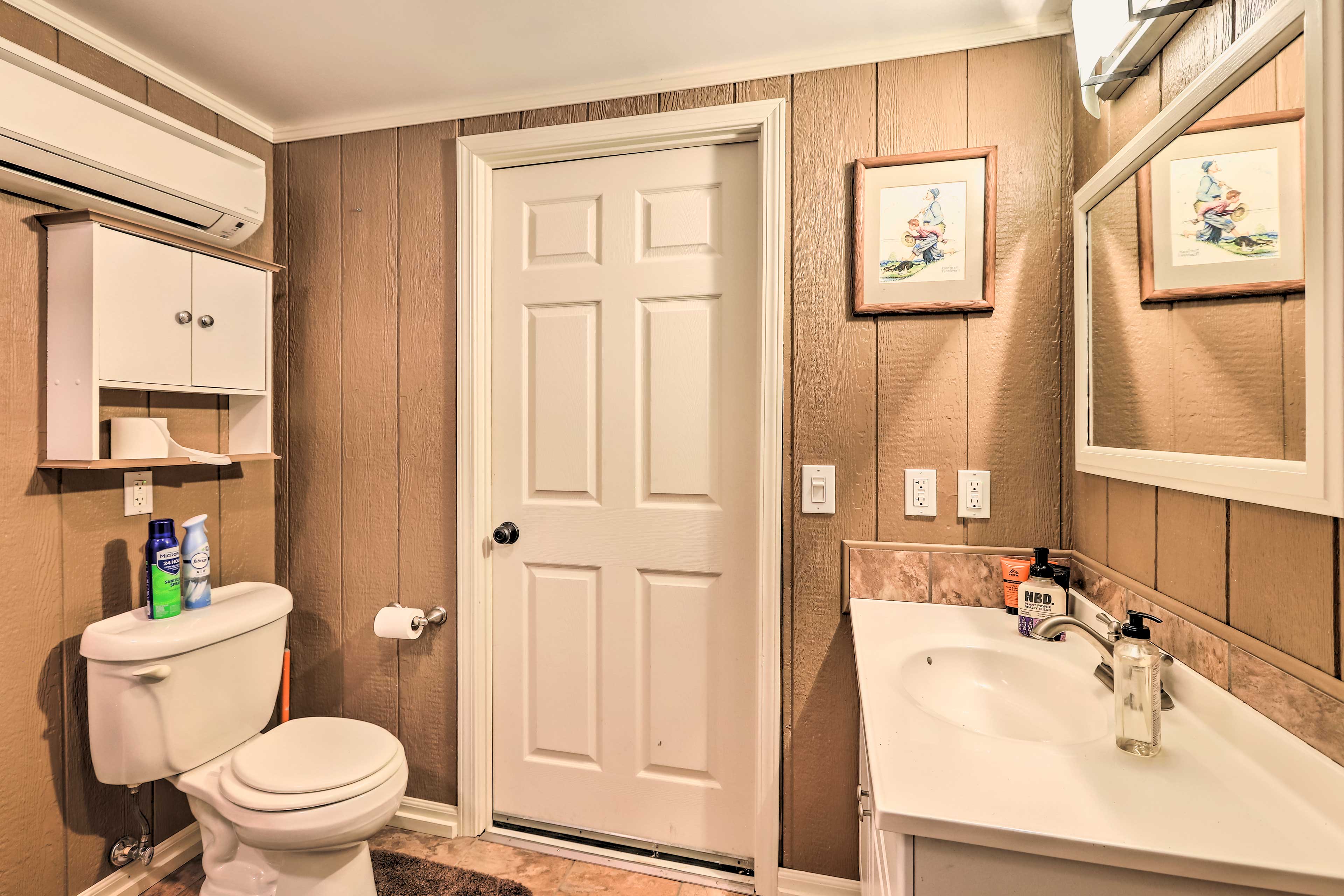 Lakehouse Bathroom | Detached From Main House