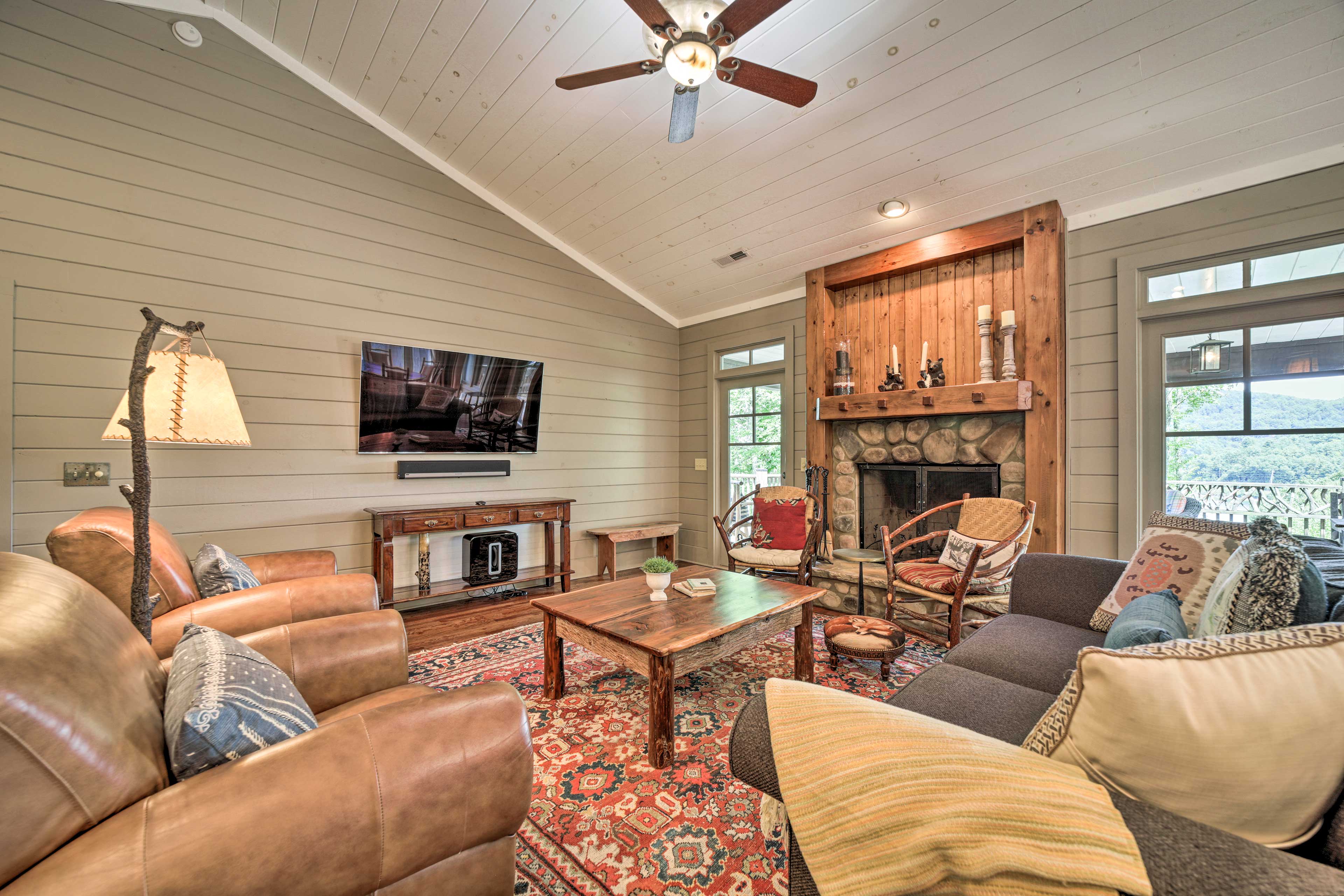Living Room | Smart TV | Fireplace | Main Floor