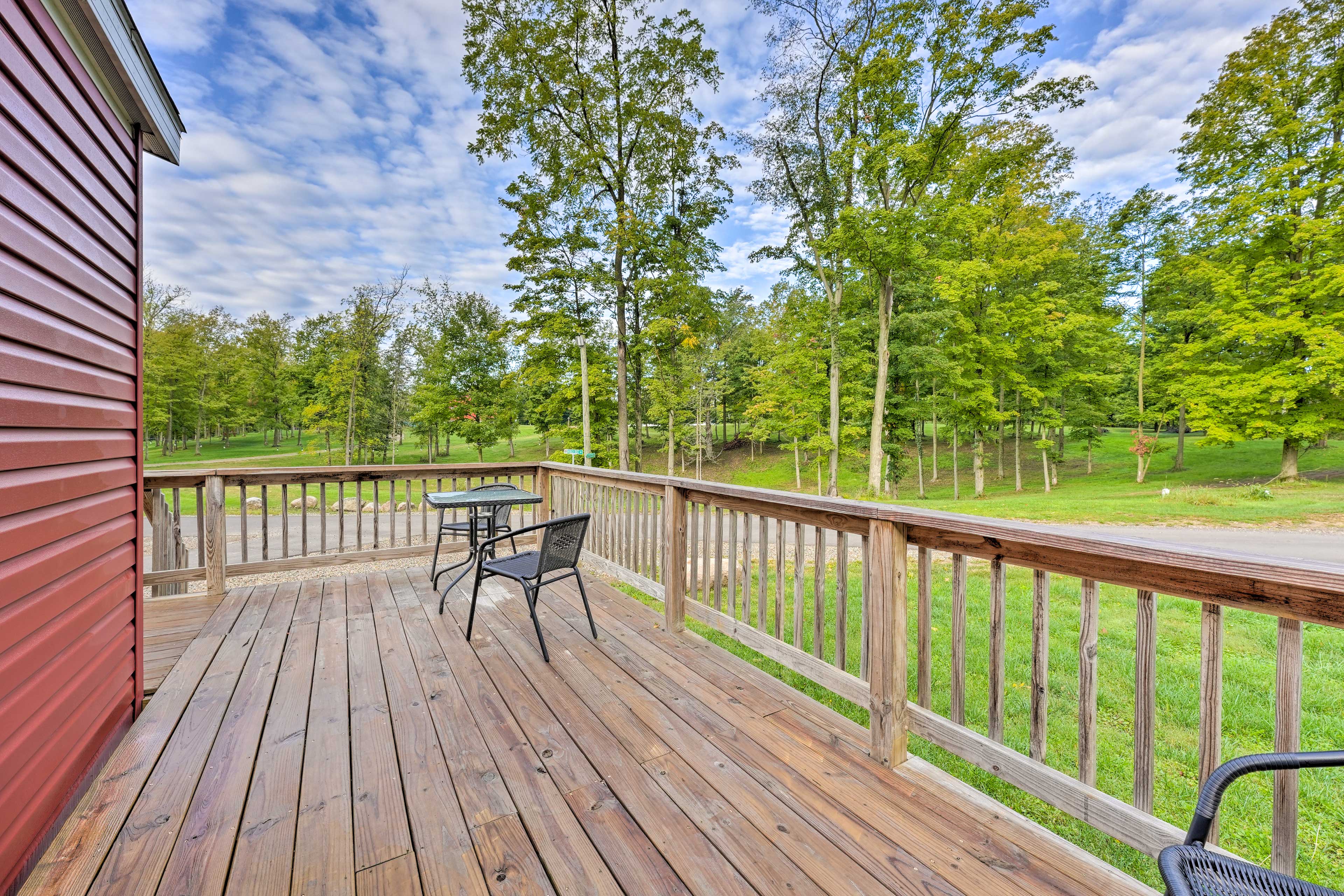 Private Deck | Outdoor Seating
