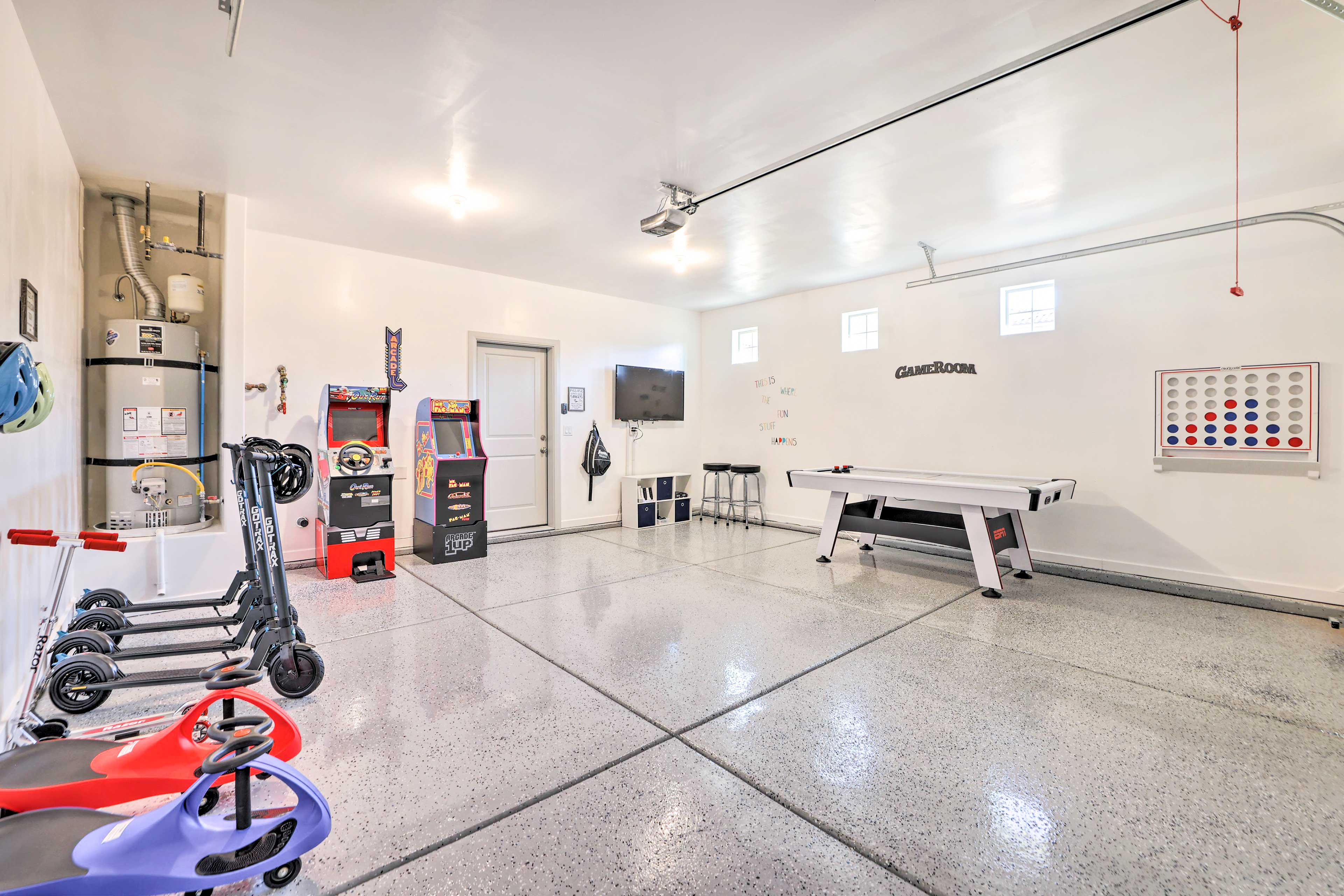 Game Room | 1st Floor | Air Hockey | Smart TV | Electric Scooters | Arcade Games